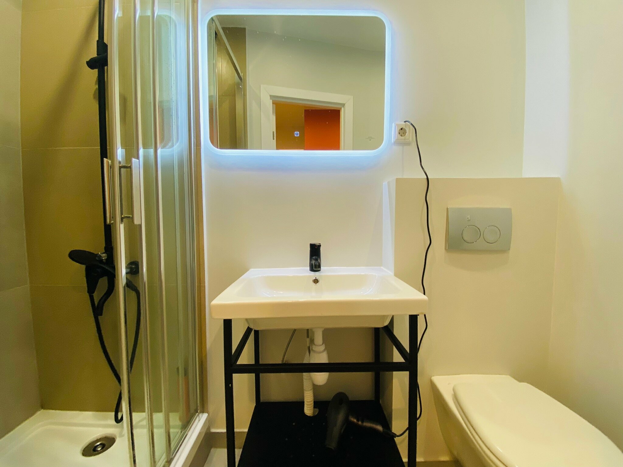 Небольшой двухместный номер с 1 кроватью