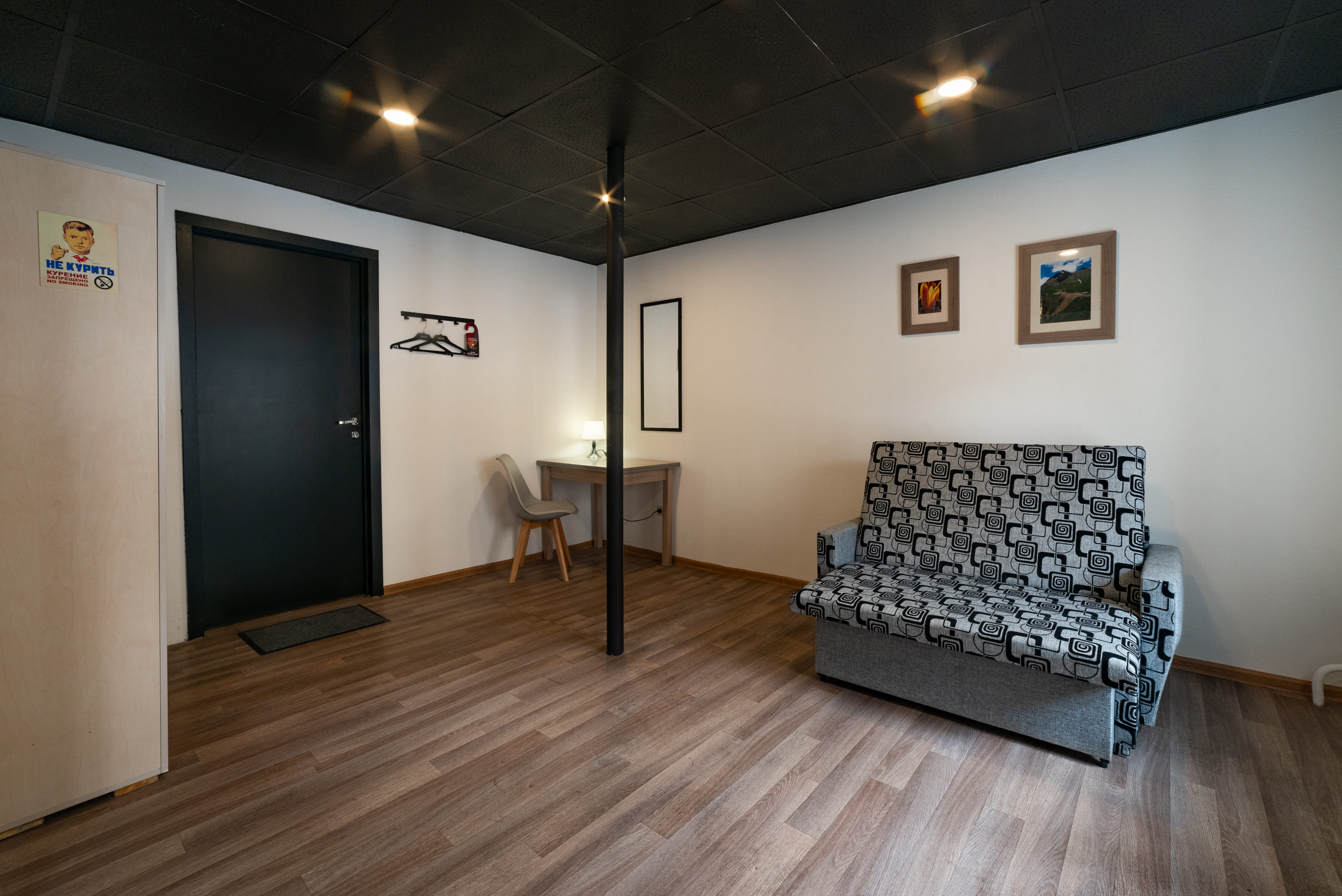 Семейный номер с общей ванной комнатой