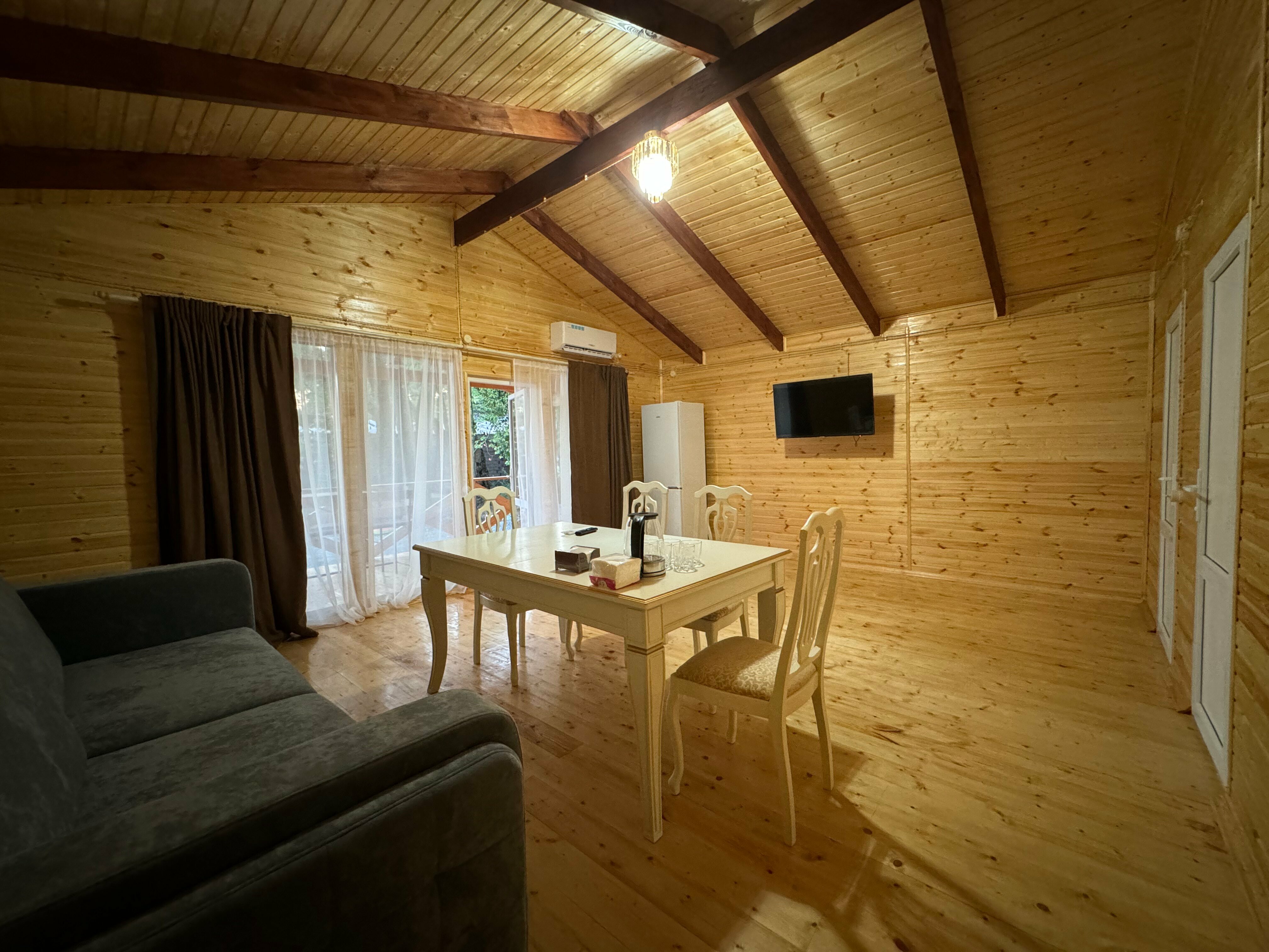 Коттедж с видом на лес