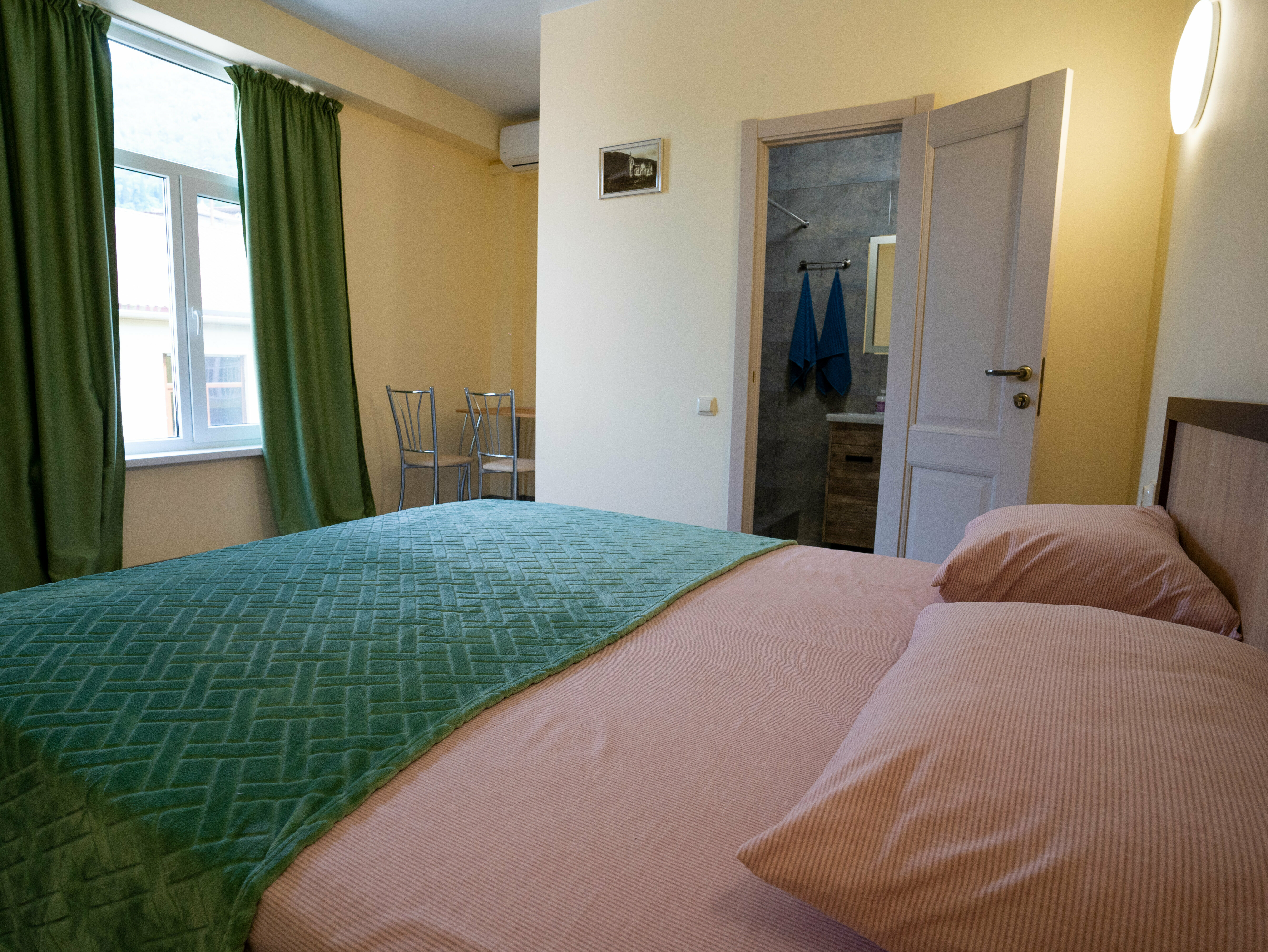 Семейный номер с видом на горы