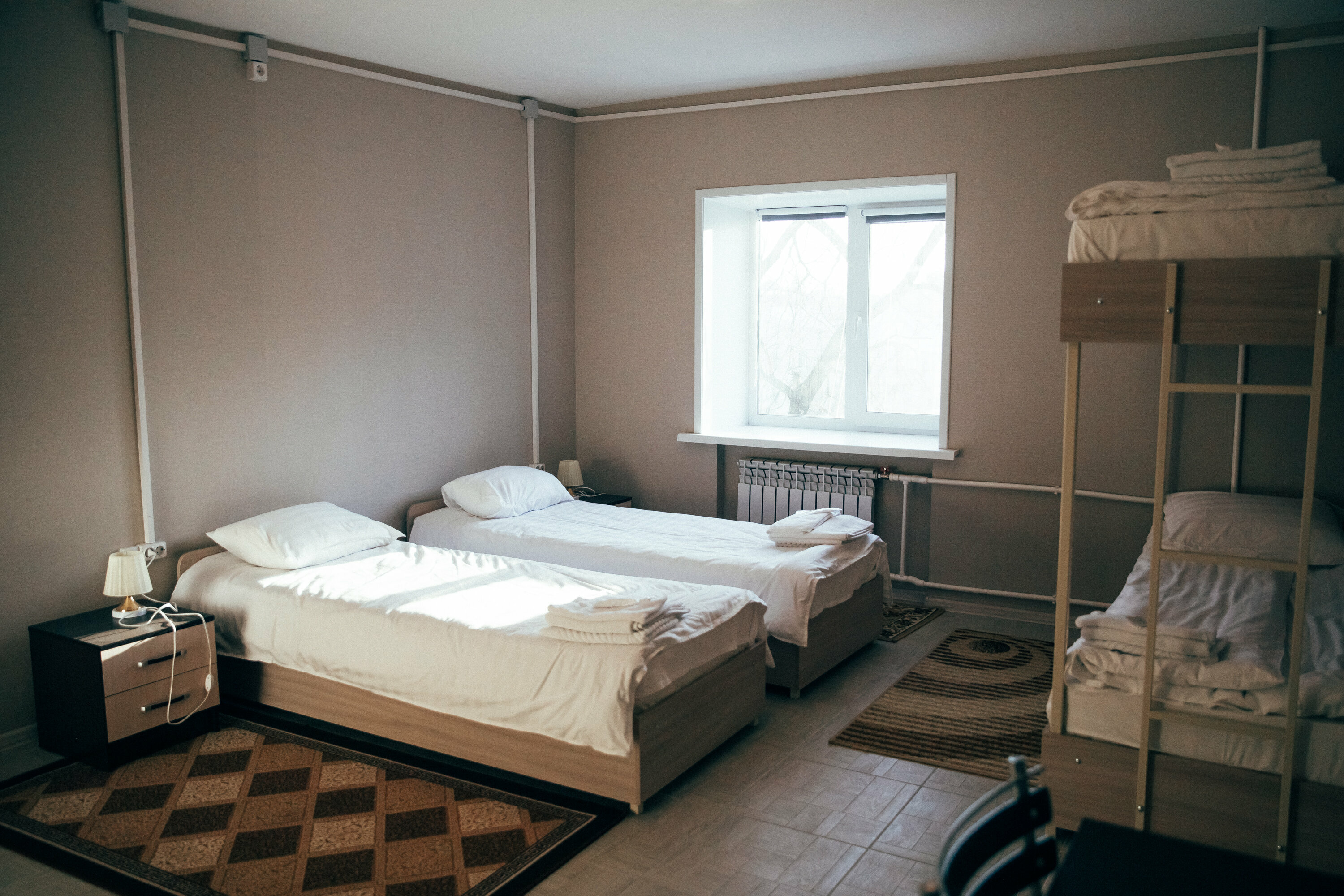 Семейный номер с общей ванной комнатой