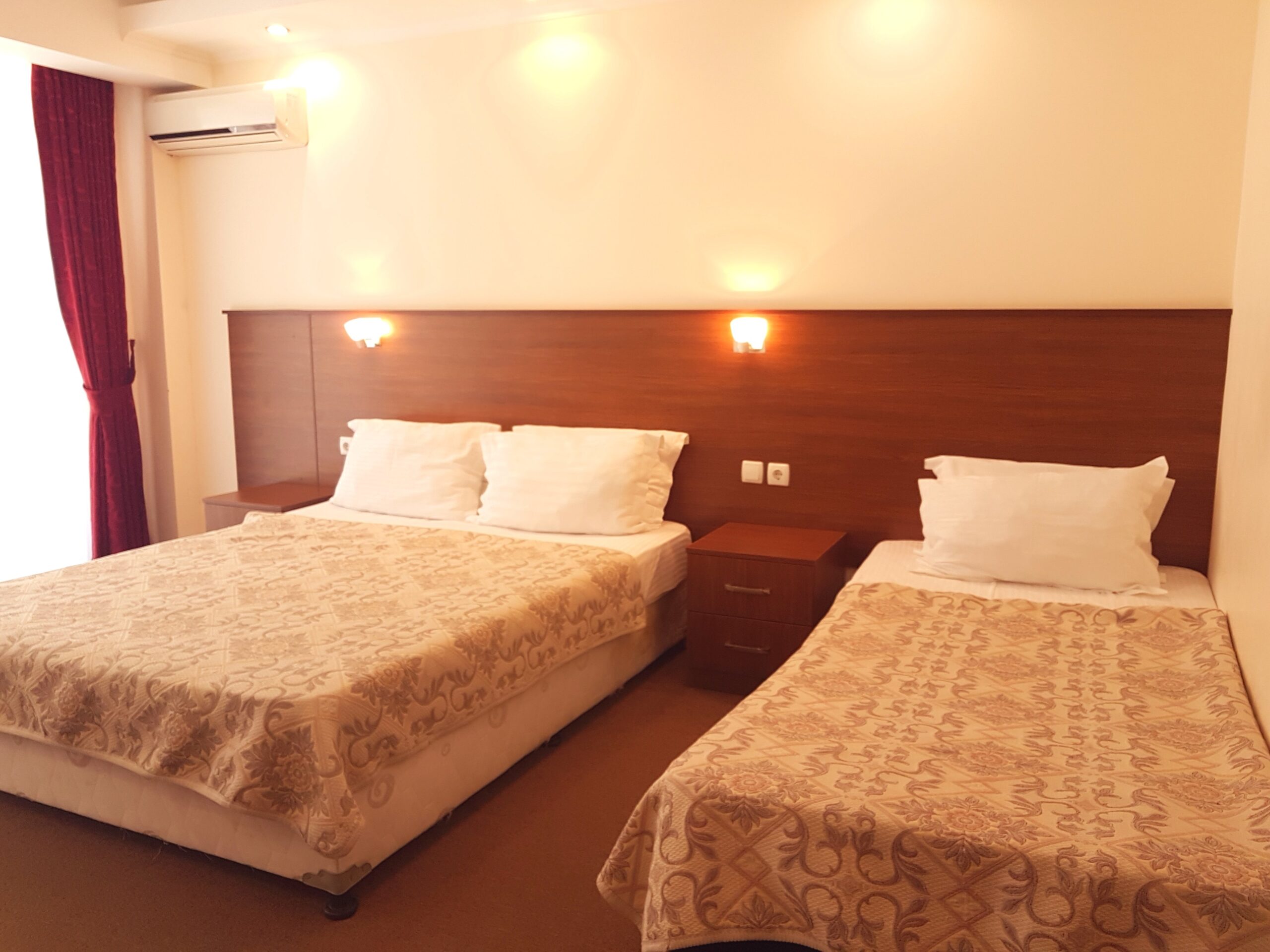 Трехместный номер с балконом