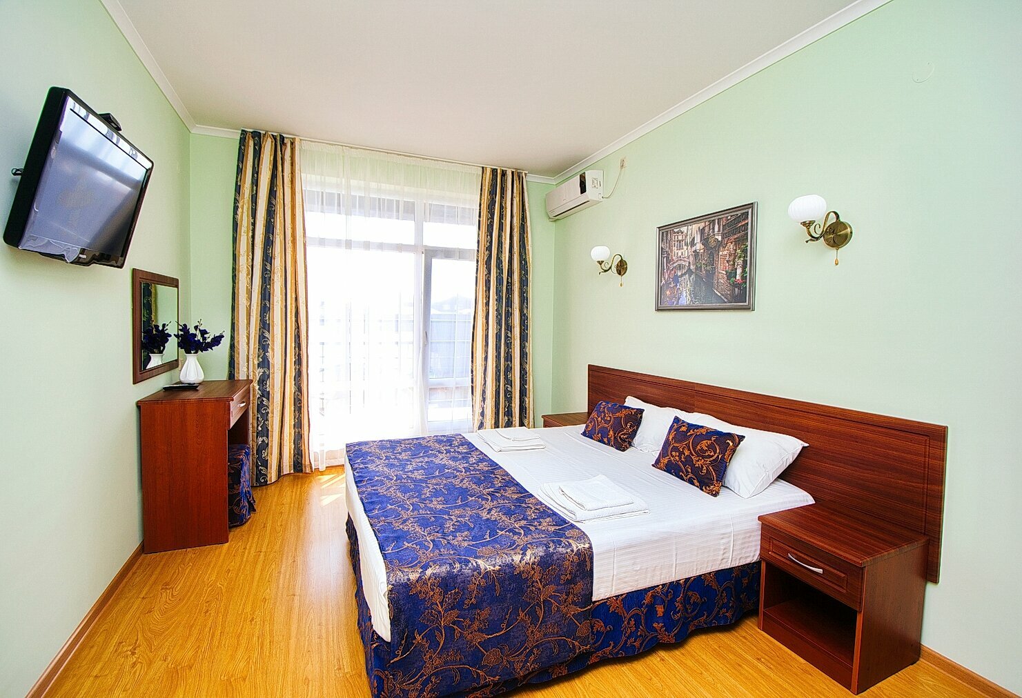 Двухместный номер с 1 кроватью и балконом