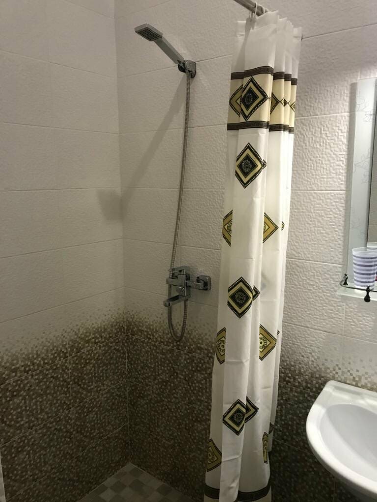 Cемейный номер с собственной ванной комнатой