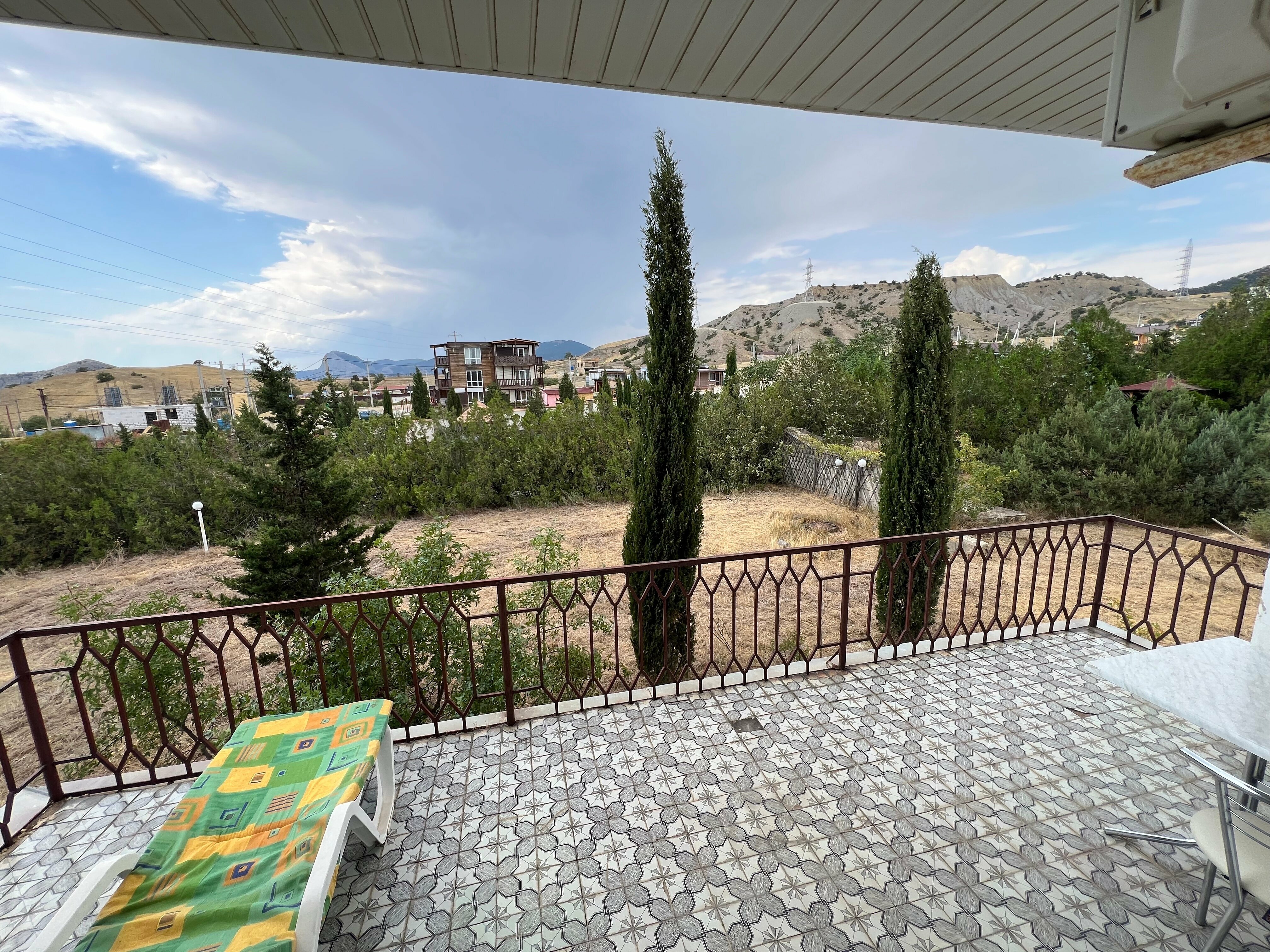 Семейный номер с боковым видом на море