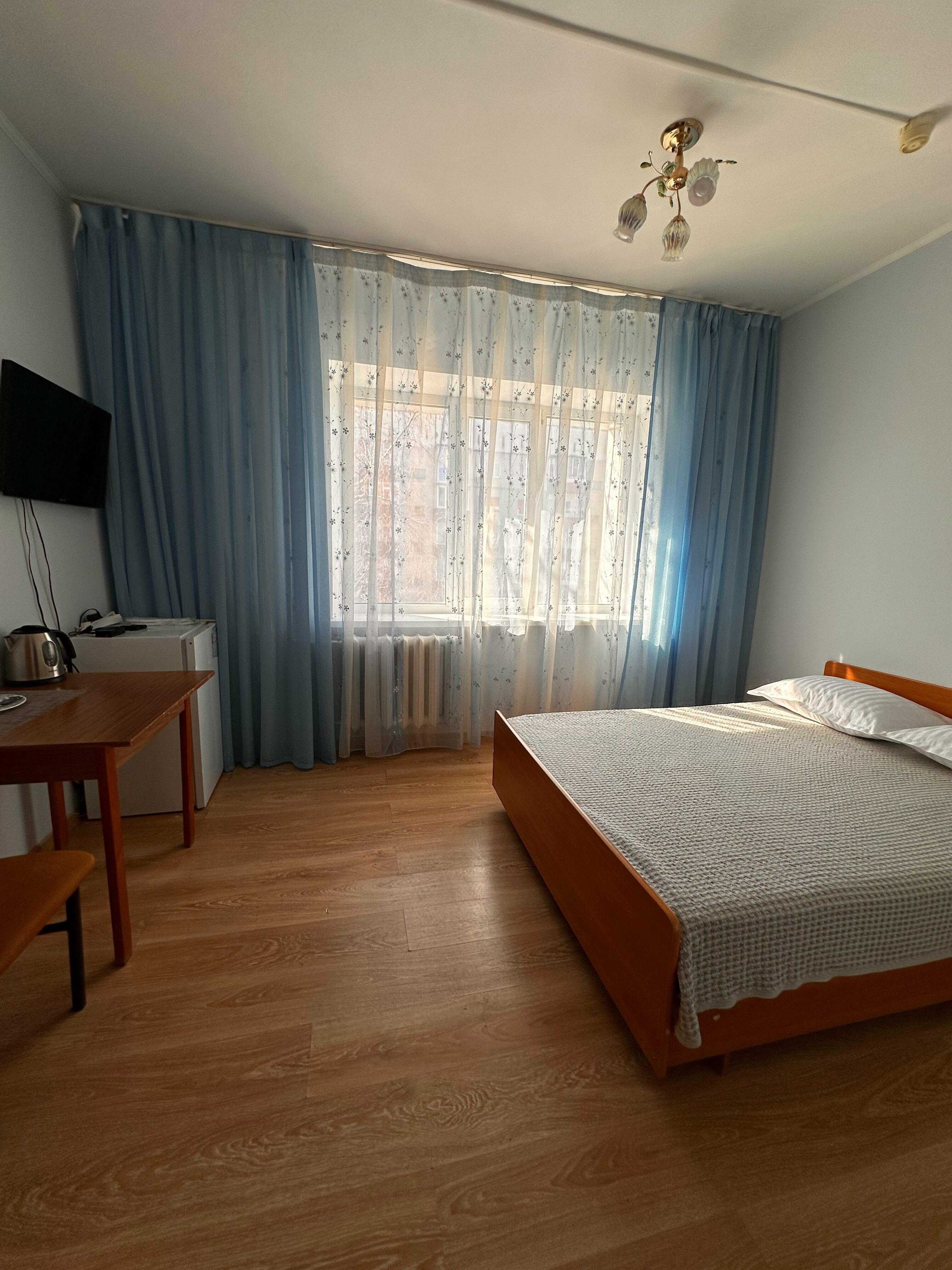 Одноместный номер с общим душем и туалетом