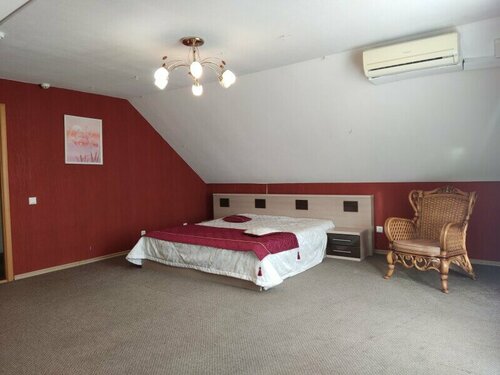 Улучшенный люкс с кроватью размера «king-size»