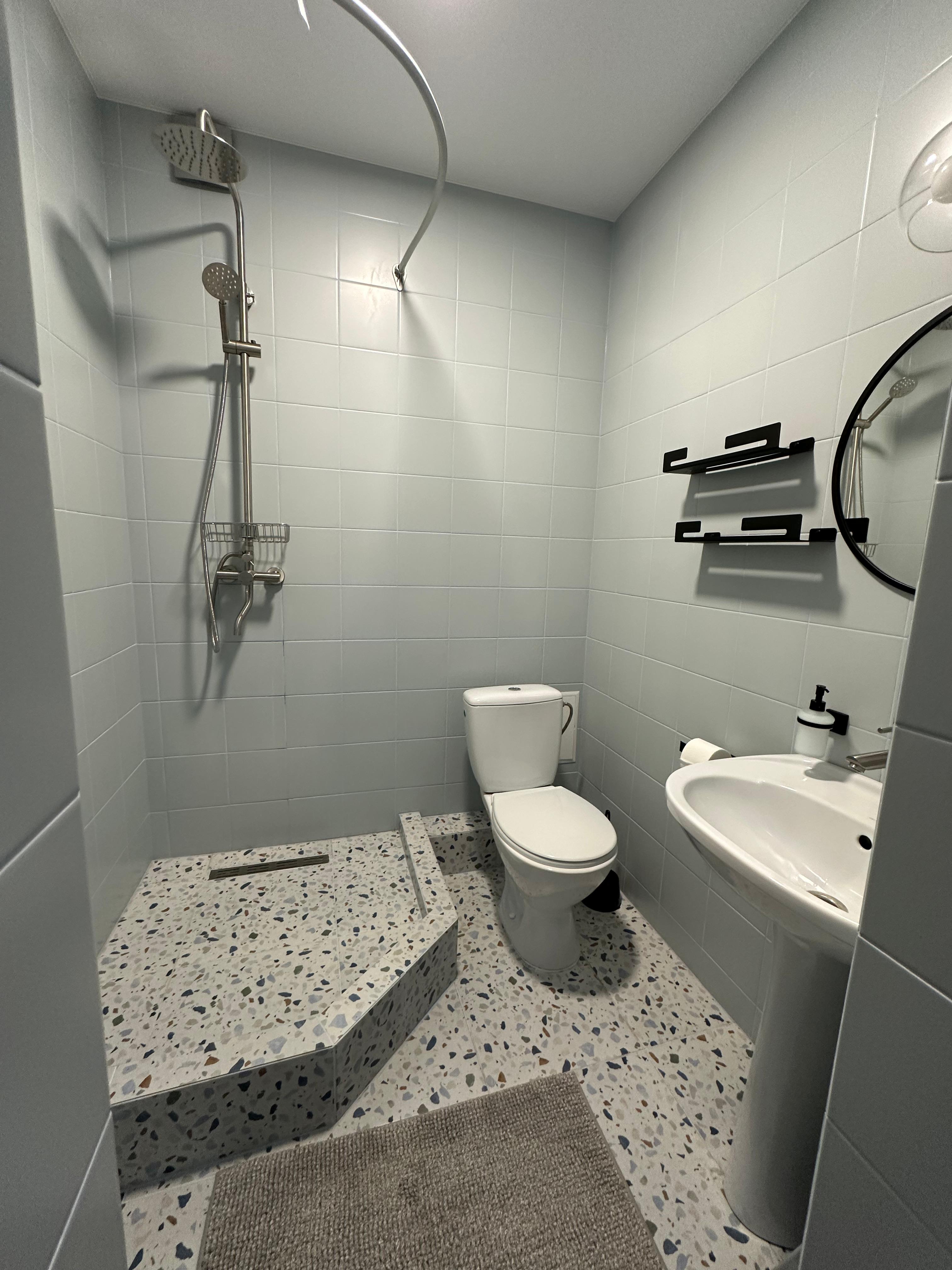 Семейный номер с боковым видом на море