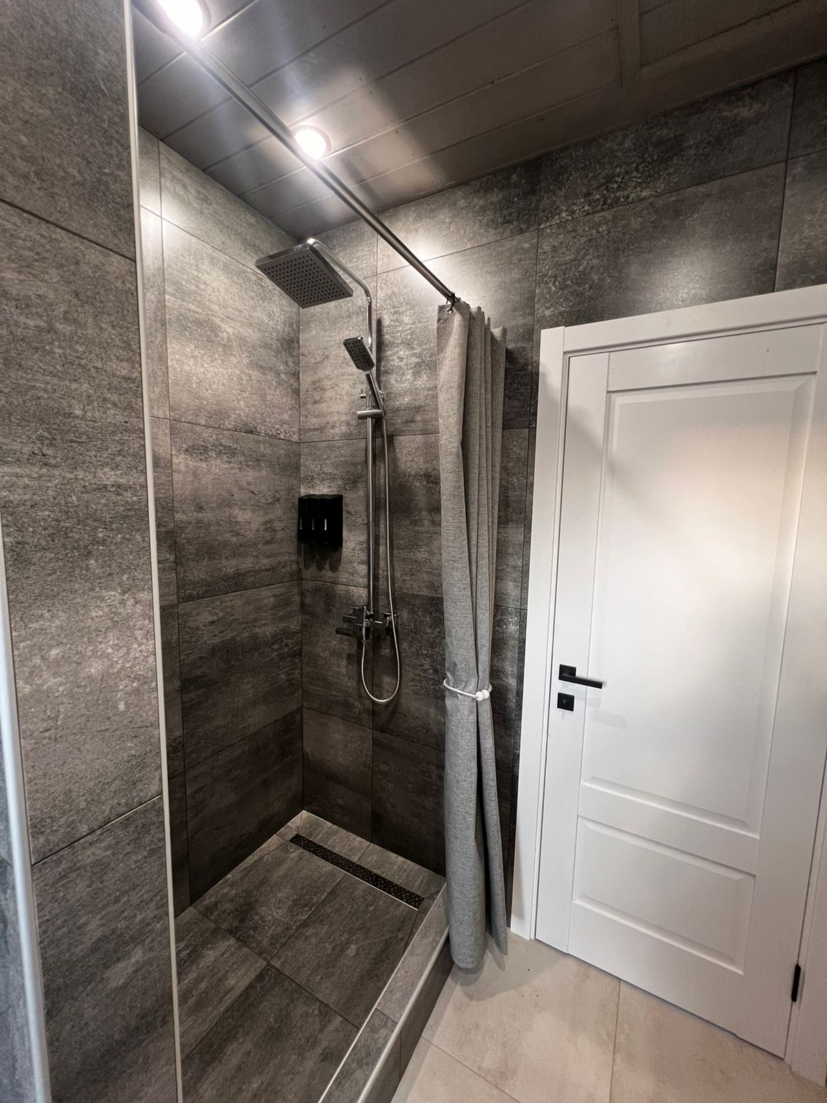 Дом с видом на озеро