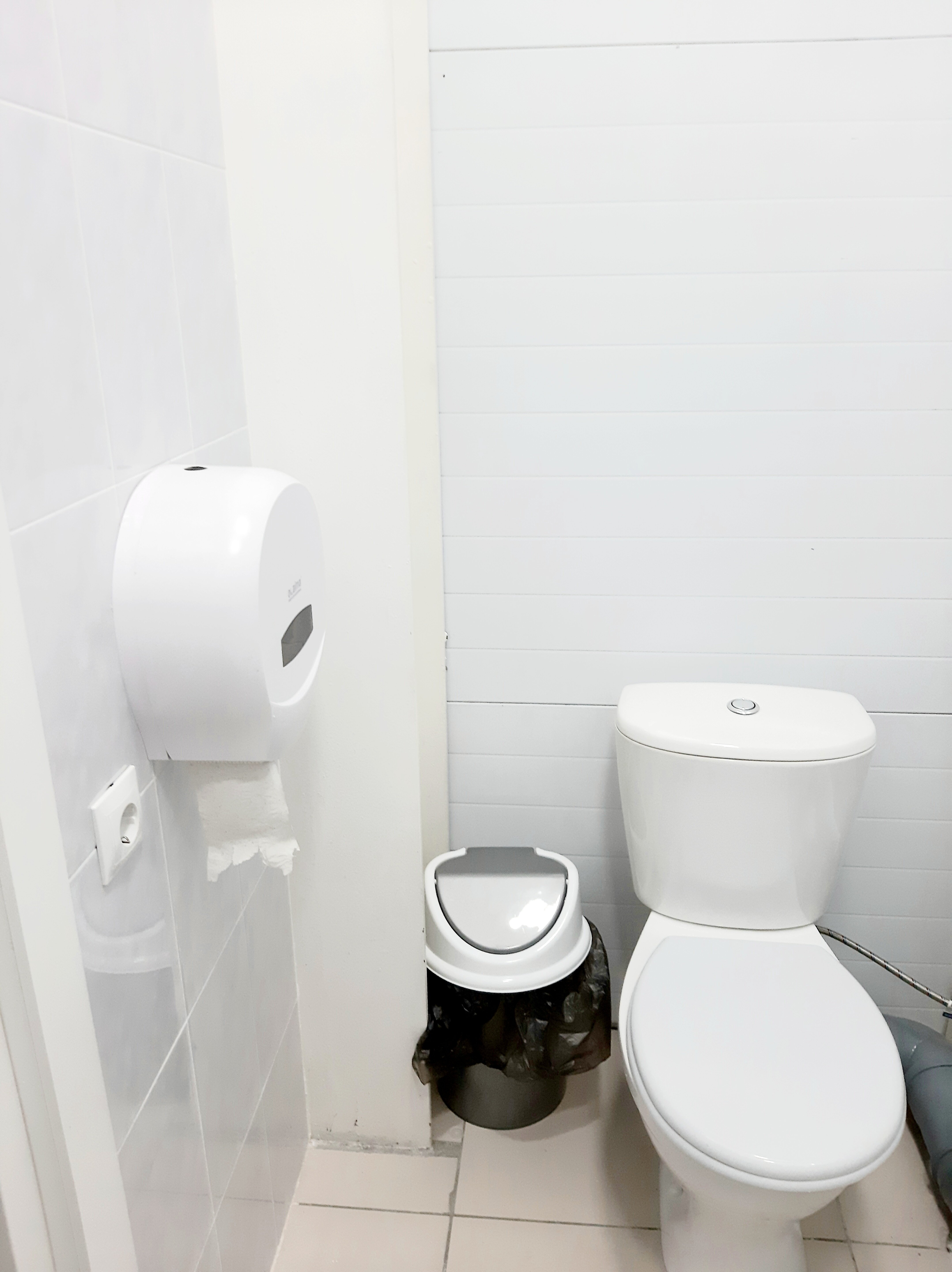 Спальное место на двухъярусной кровати в общем номере для мужчин