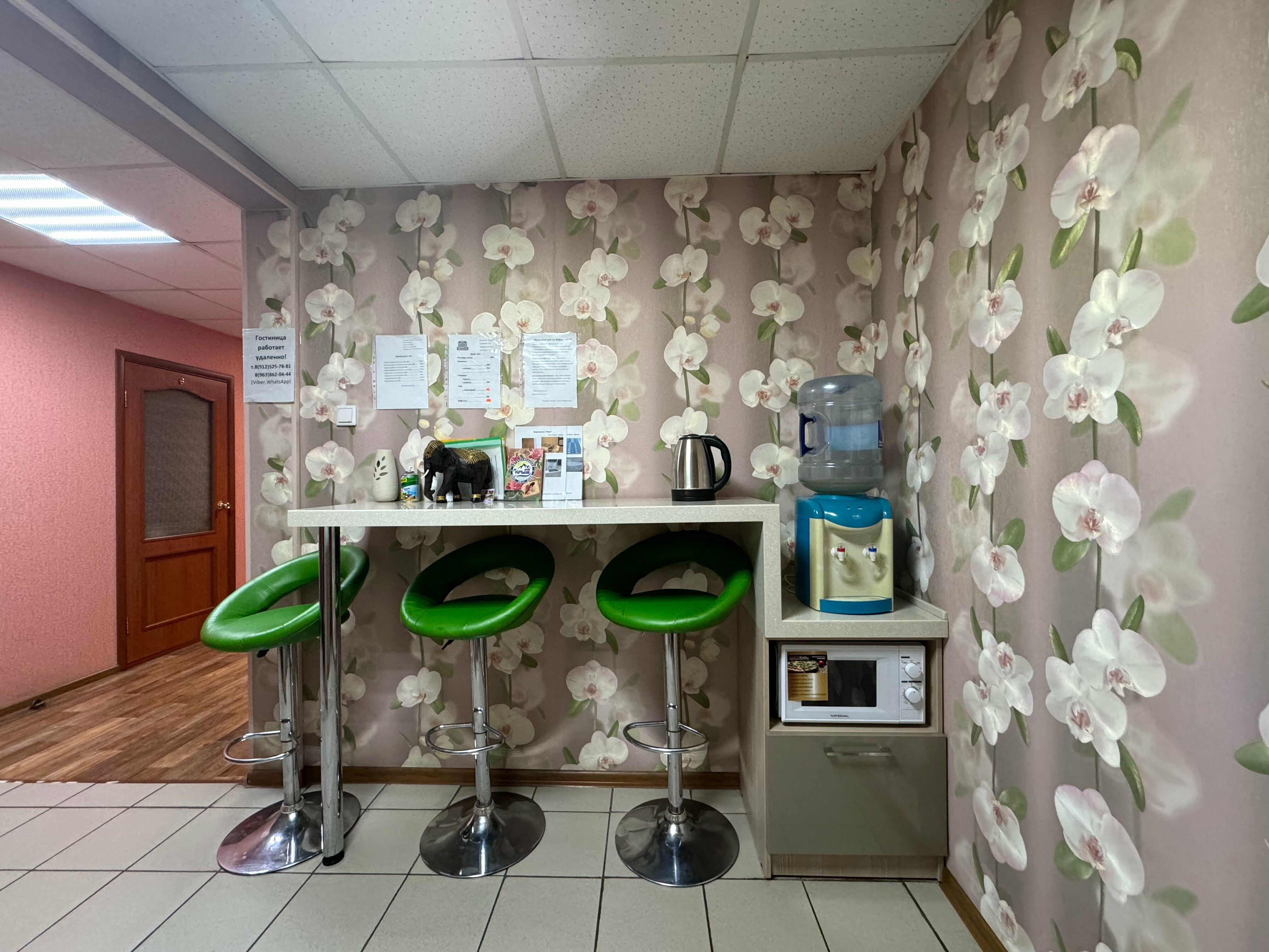 Трехместный номер с общей ванной комнатой