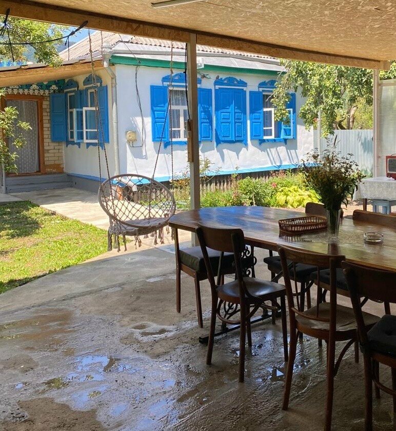 Семейный номер с видом на горы