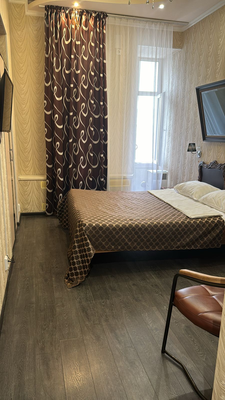 Двухместный номер с 1 кроватью и гидромассажной ванной