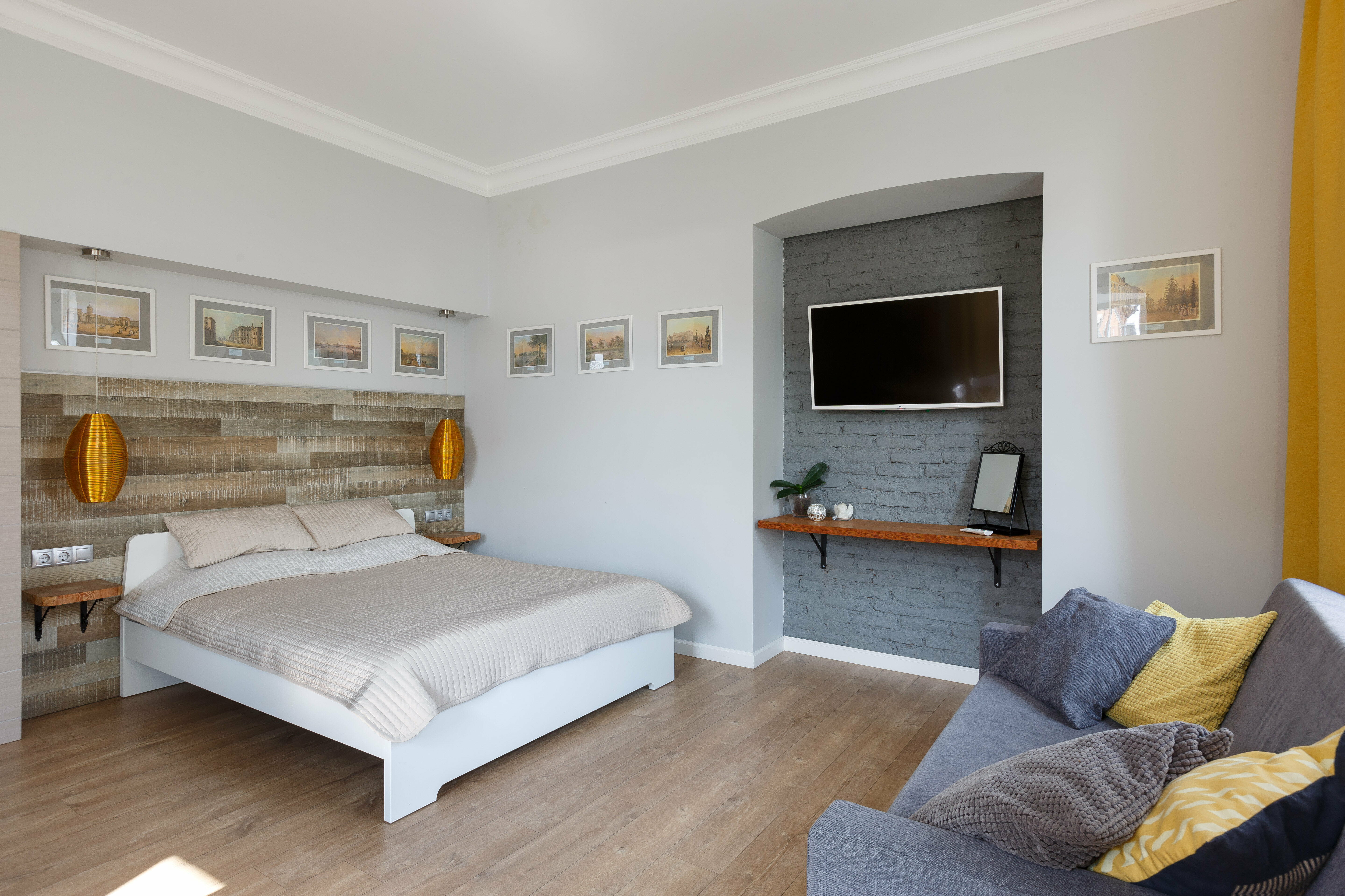 Номер-студия с кроватью размера "king-size" и диван-кроватью