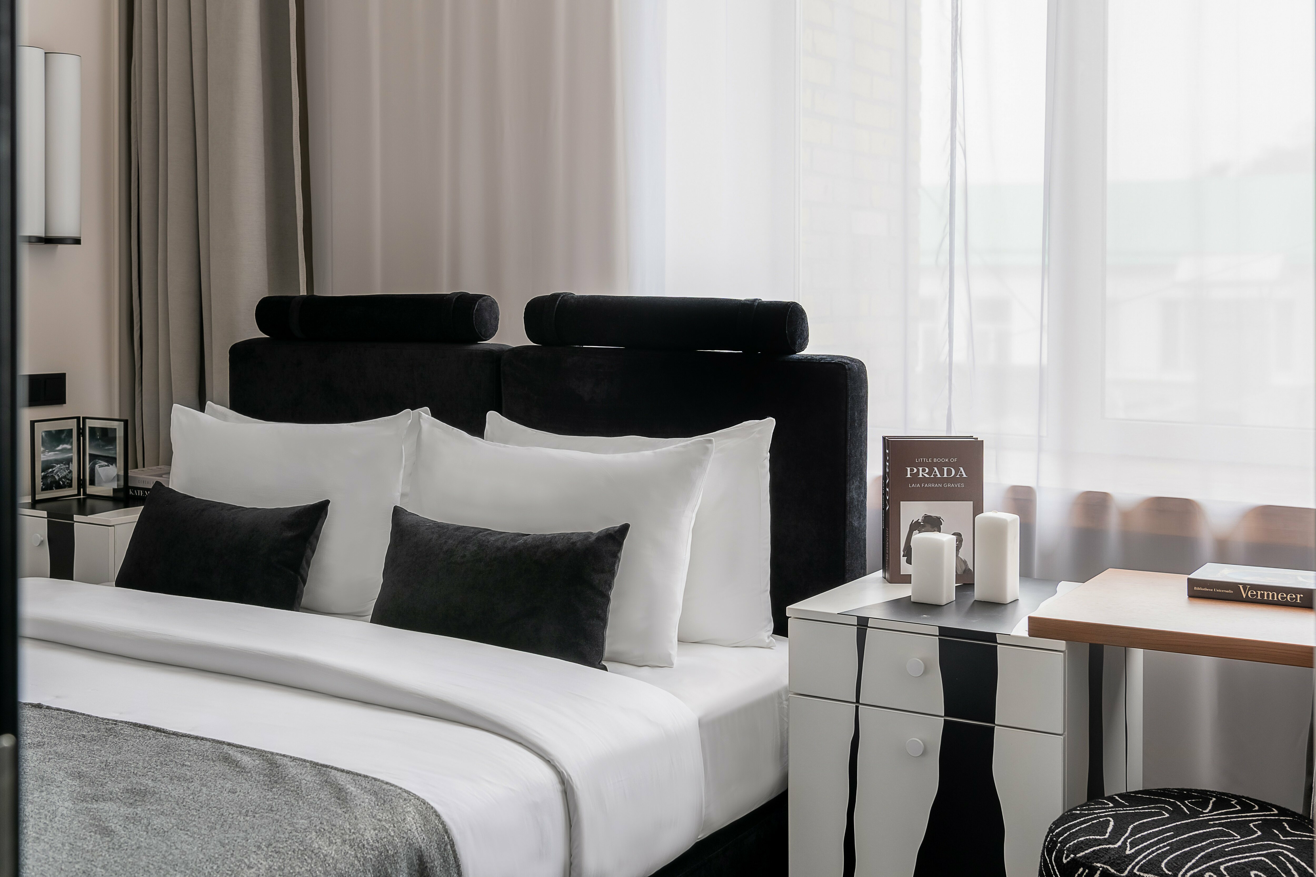 Улучшенный номер с кроватью размера «queen-size»