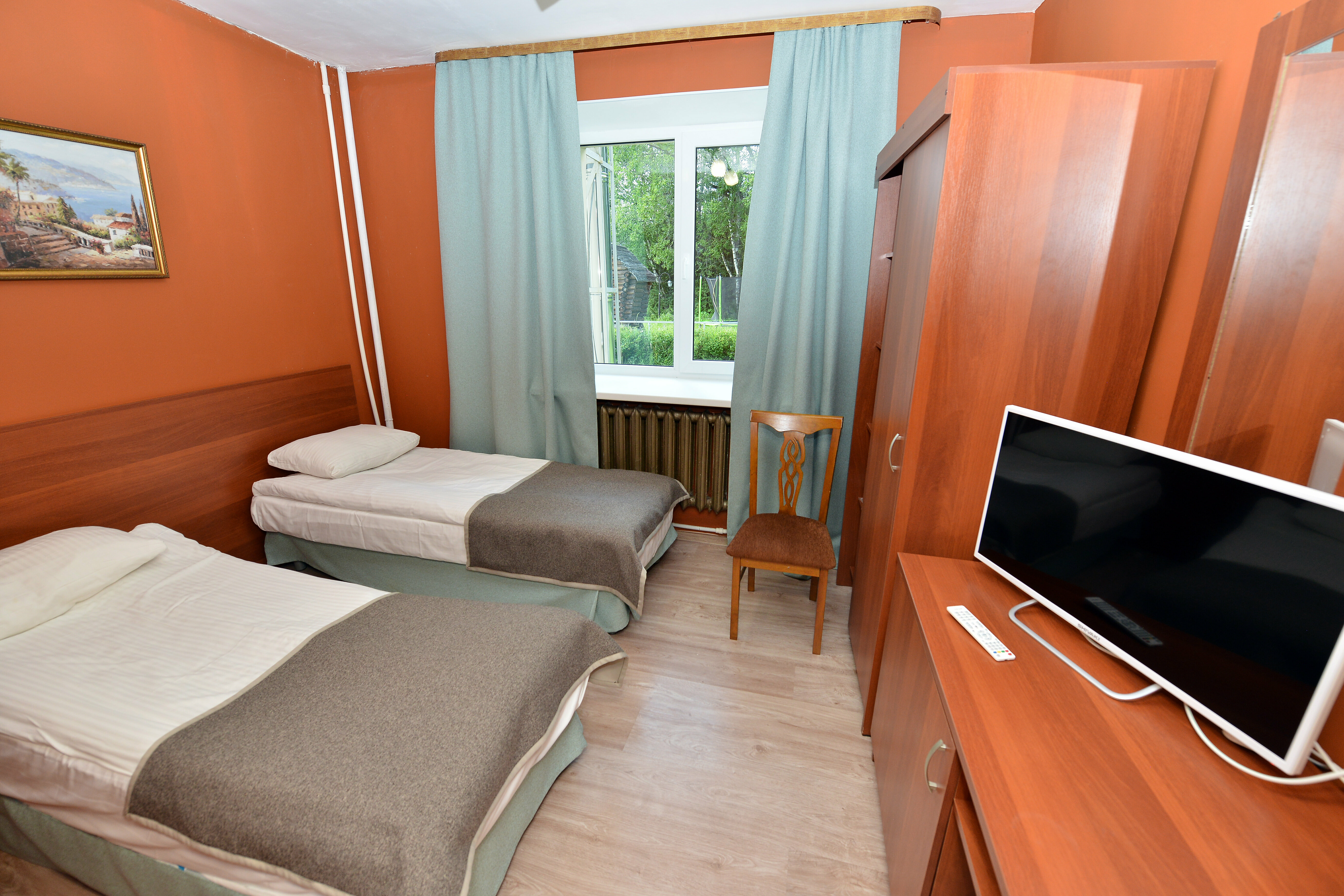 Двухместный номер с 1 кроватью или 2 отдельными кроватями и общей ванной комнатой