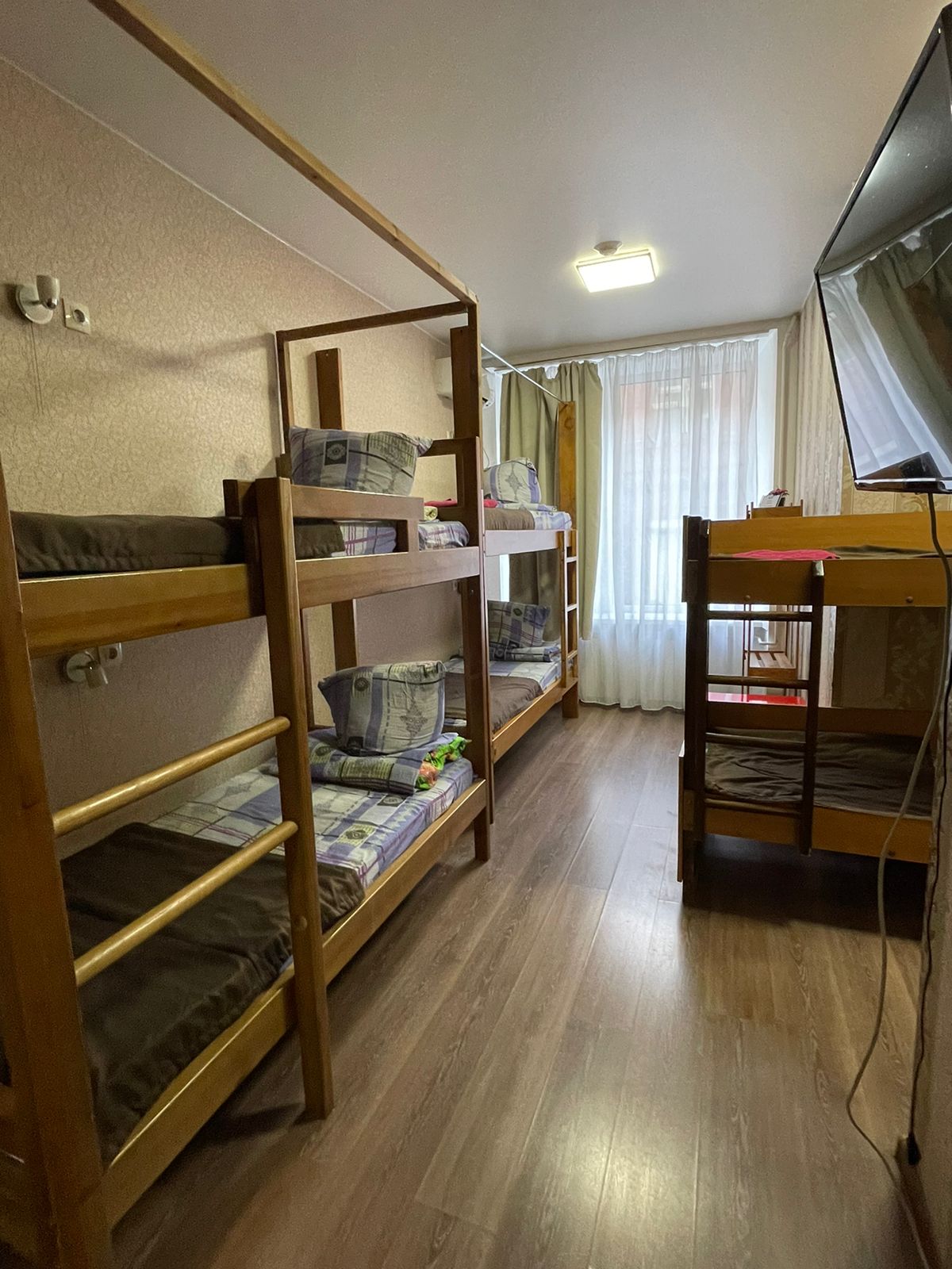 Общий номер для женщин с 6 кроватями