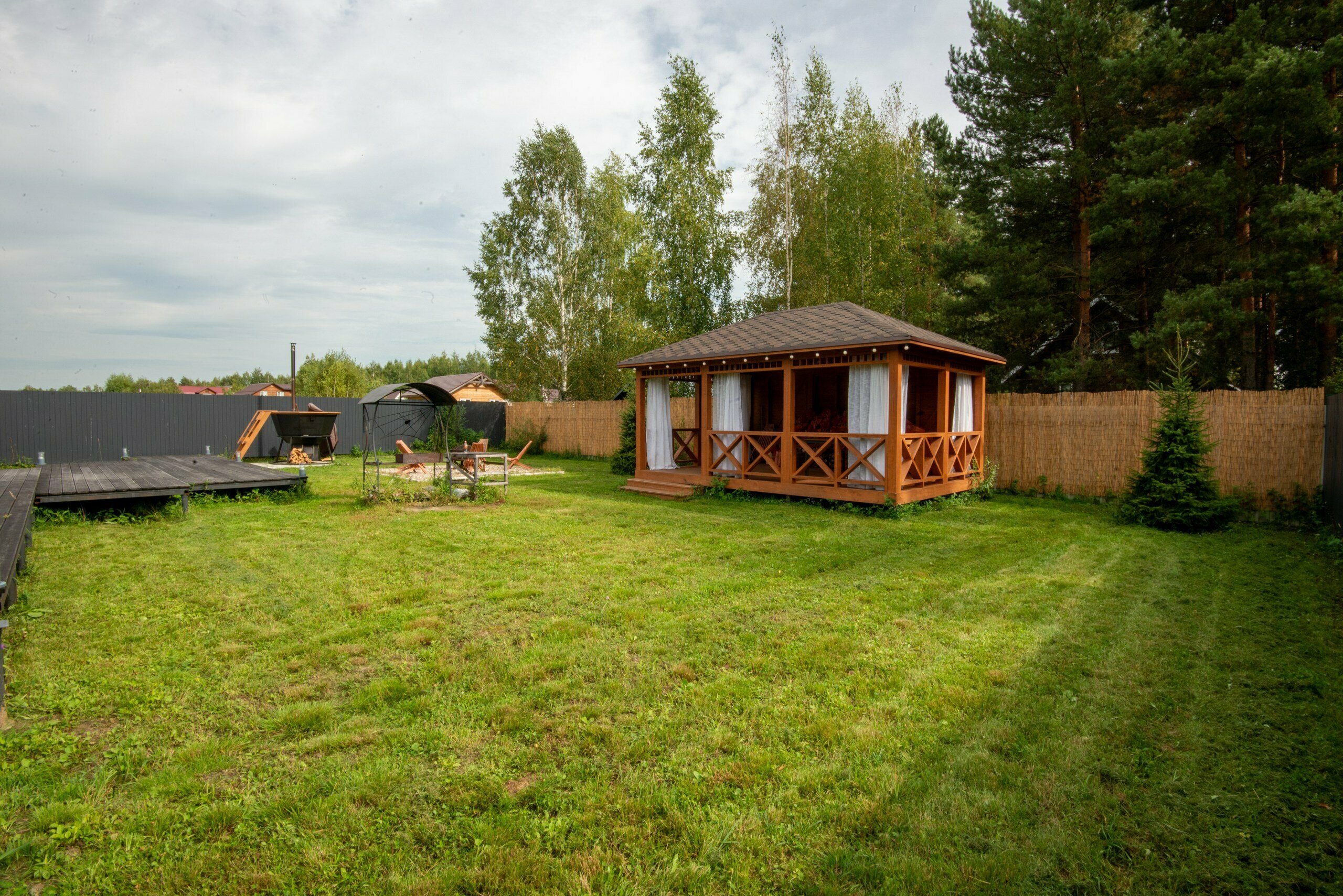 Коттедж с видом на лес