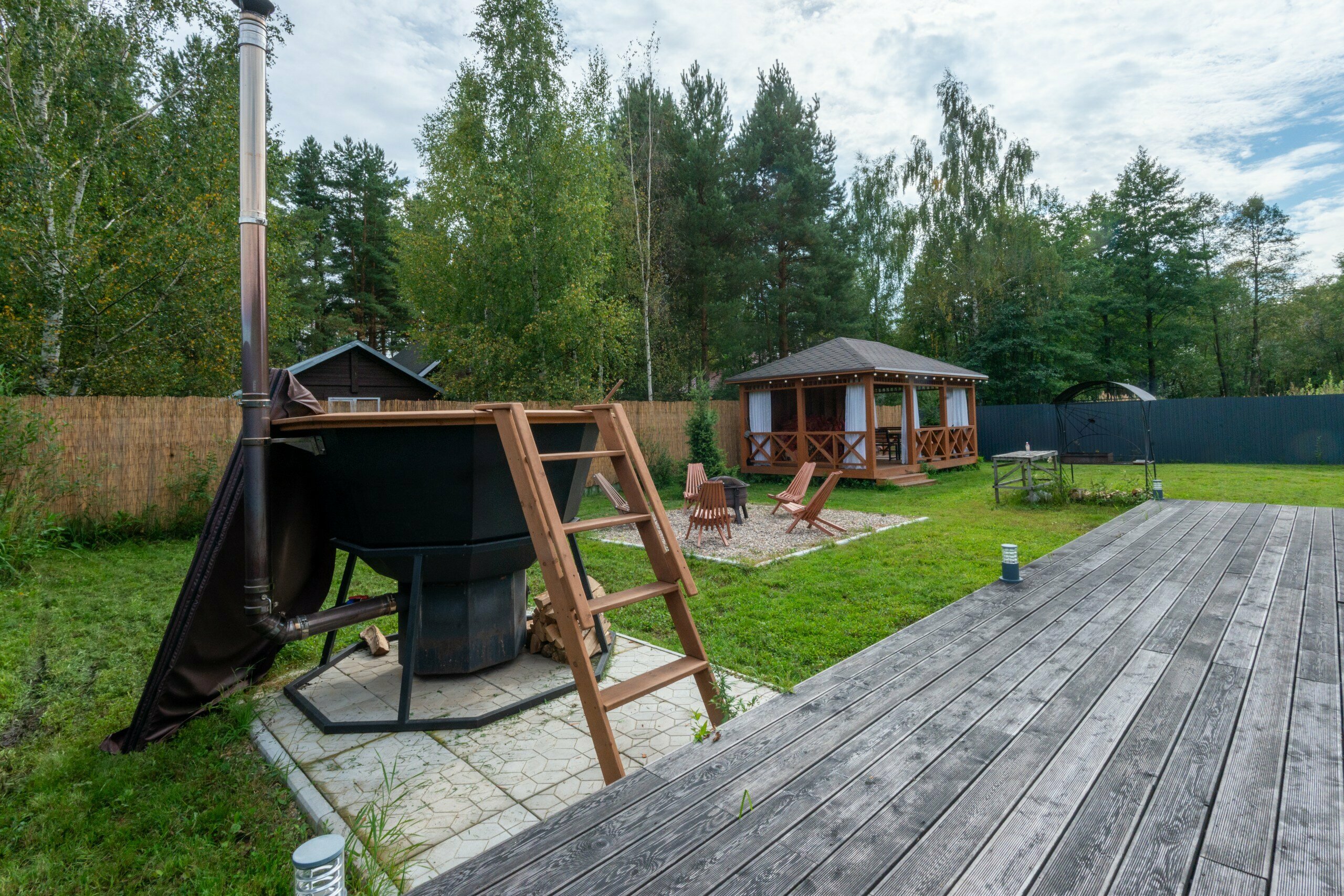 Коттедж с видом на лес