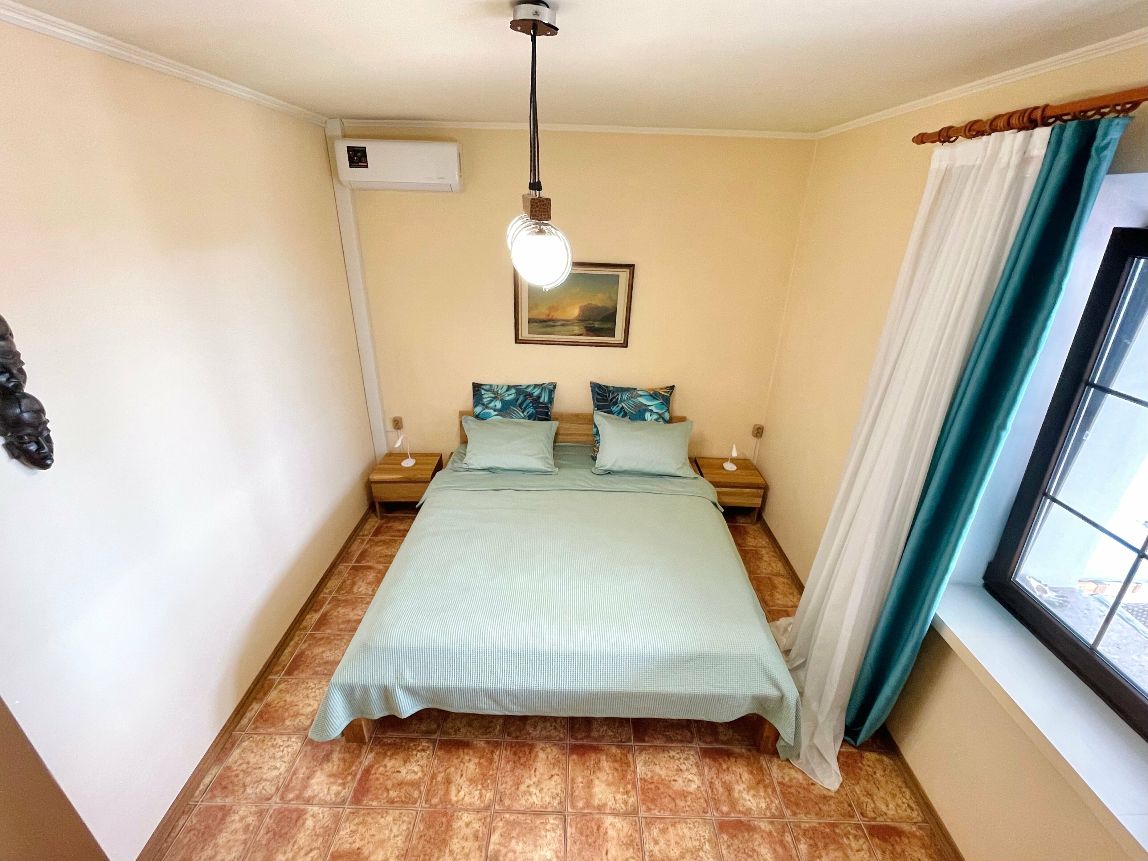 Cемейный номер с собственной ванной комнатой