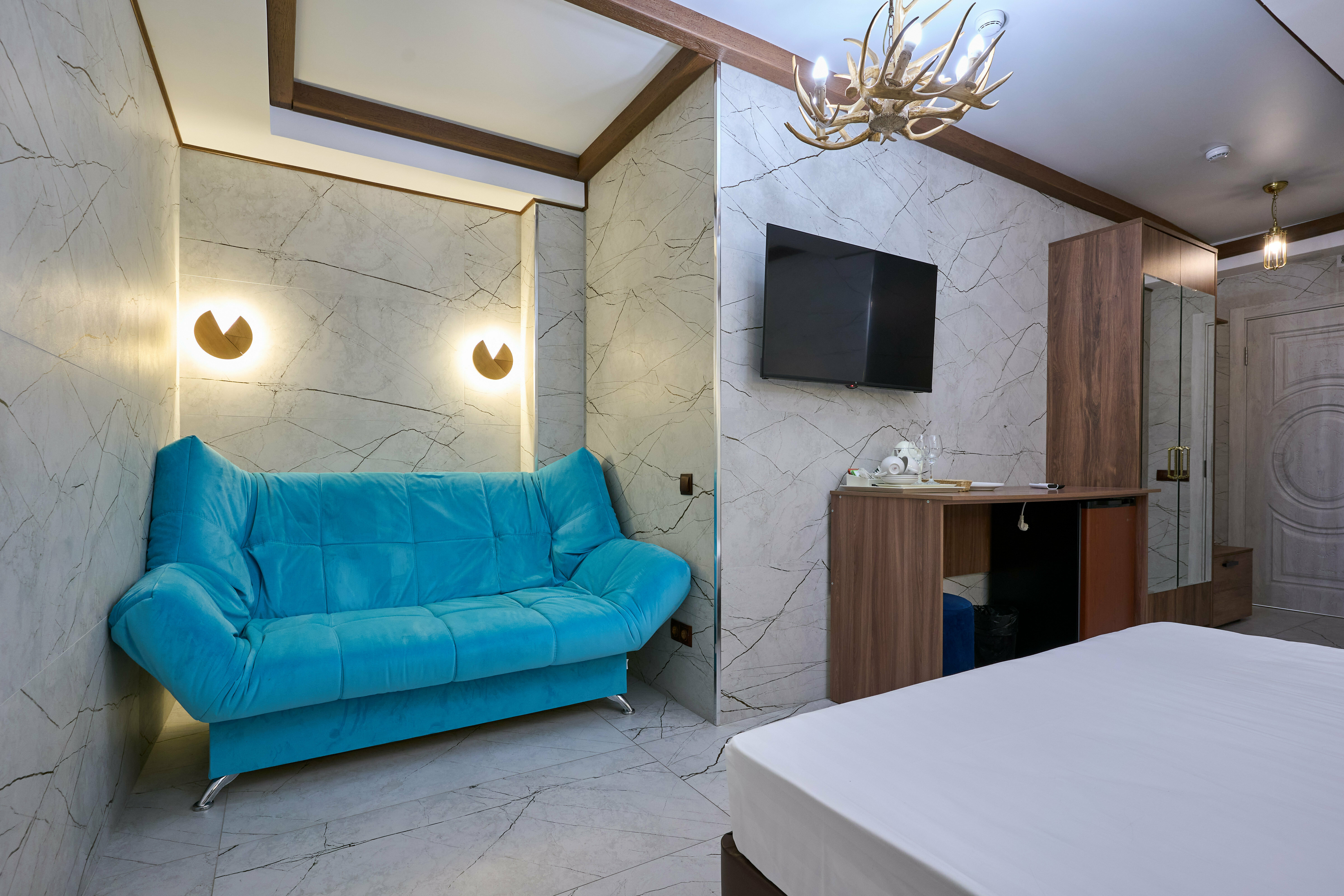 Бюджетный цокольный 3-х местный