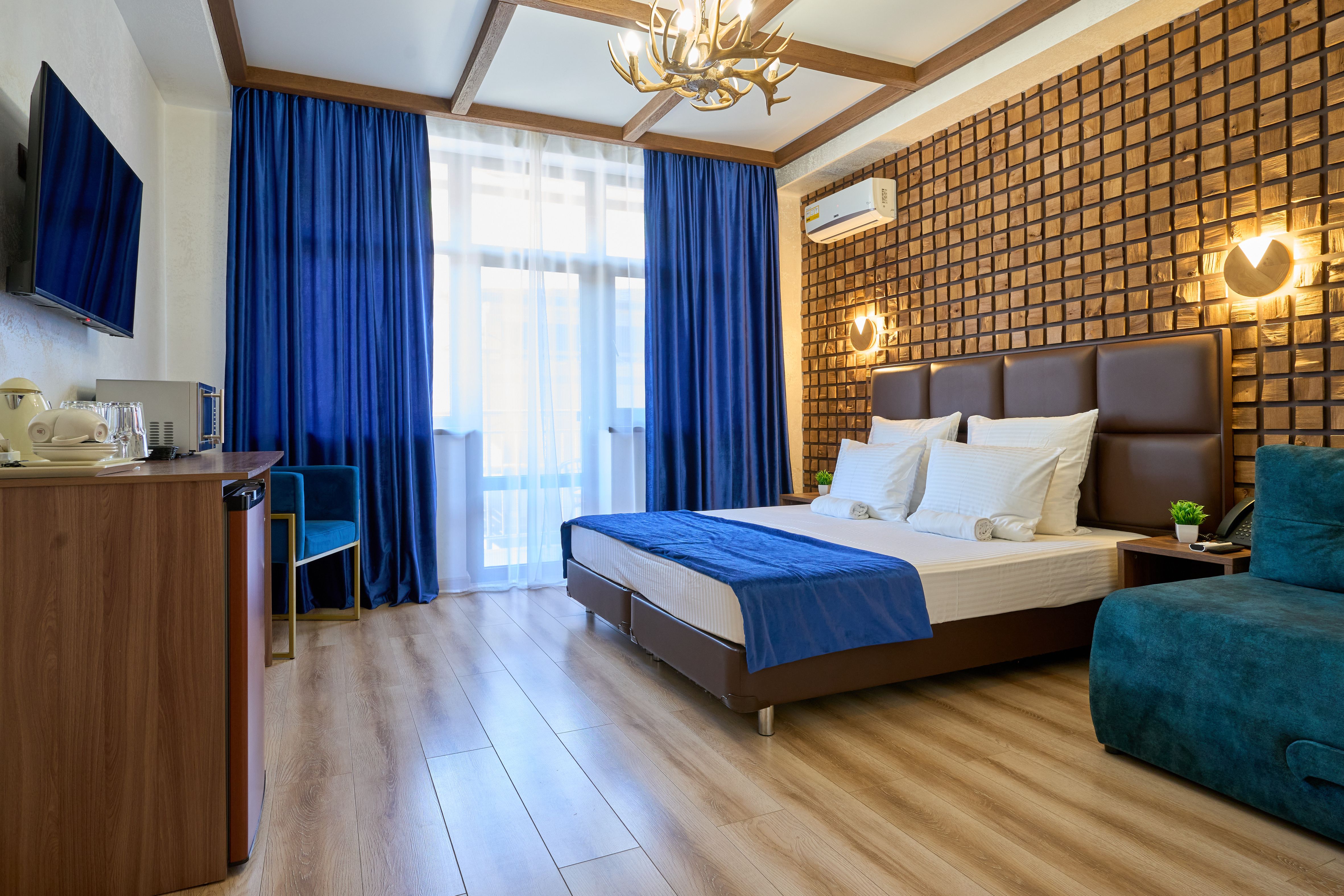 Комфорт улучшенный 2-х местный с дополнительным местом и балконом