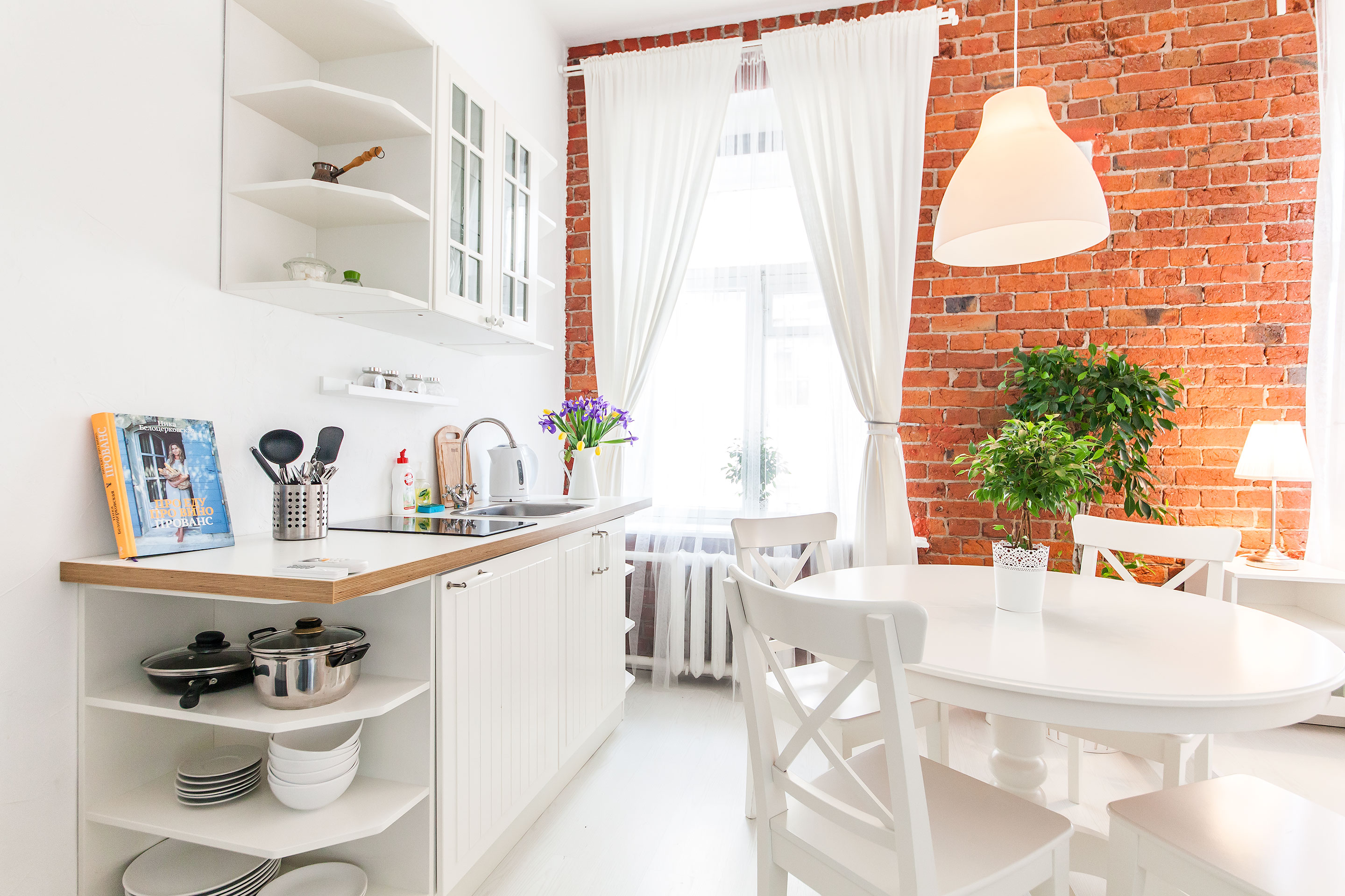 Номер-студия с кроватью размера «king-size»