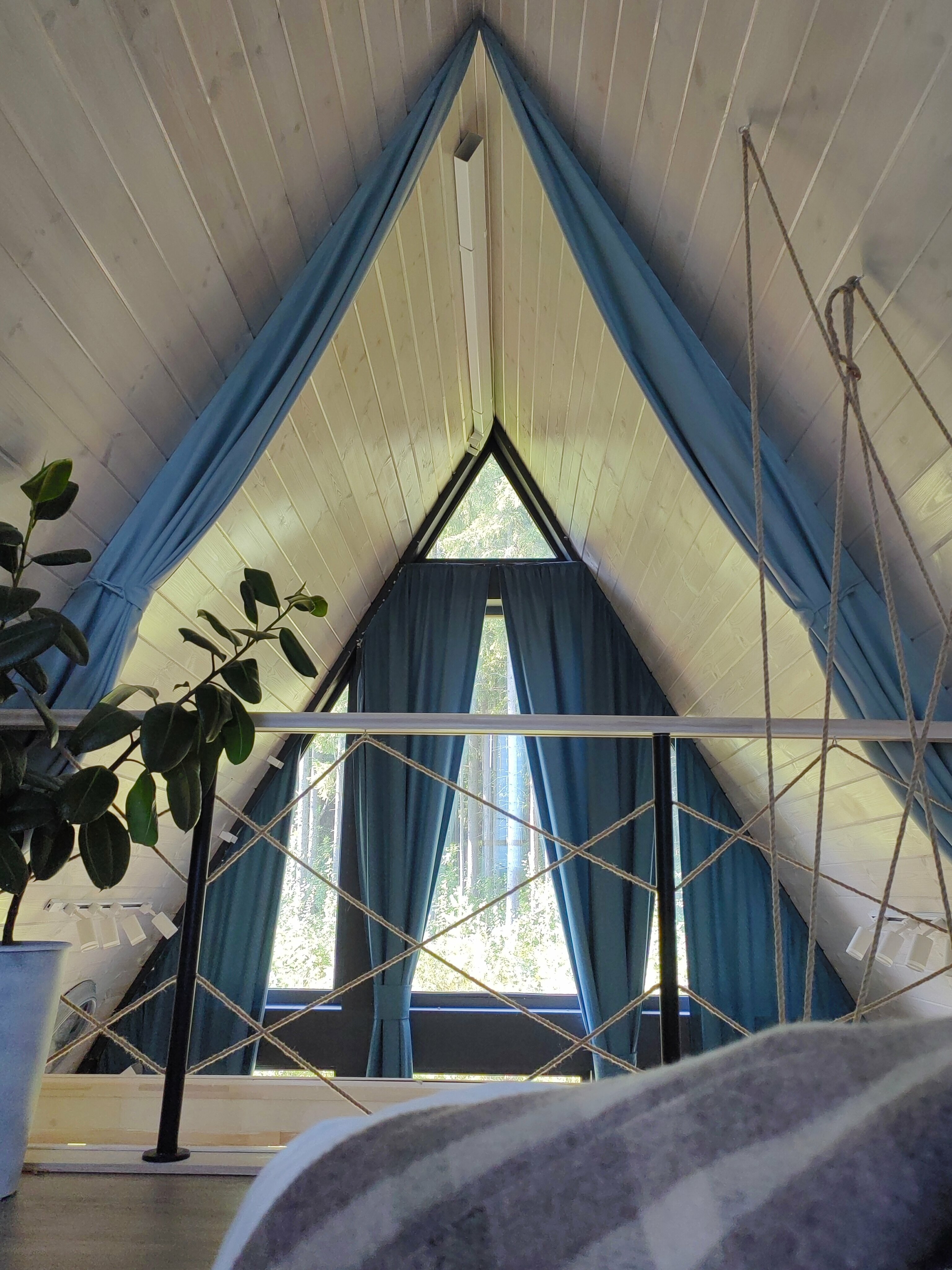 Двухуровневый четырехместный номер