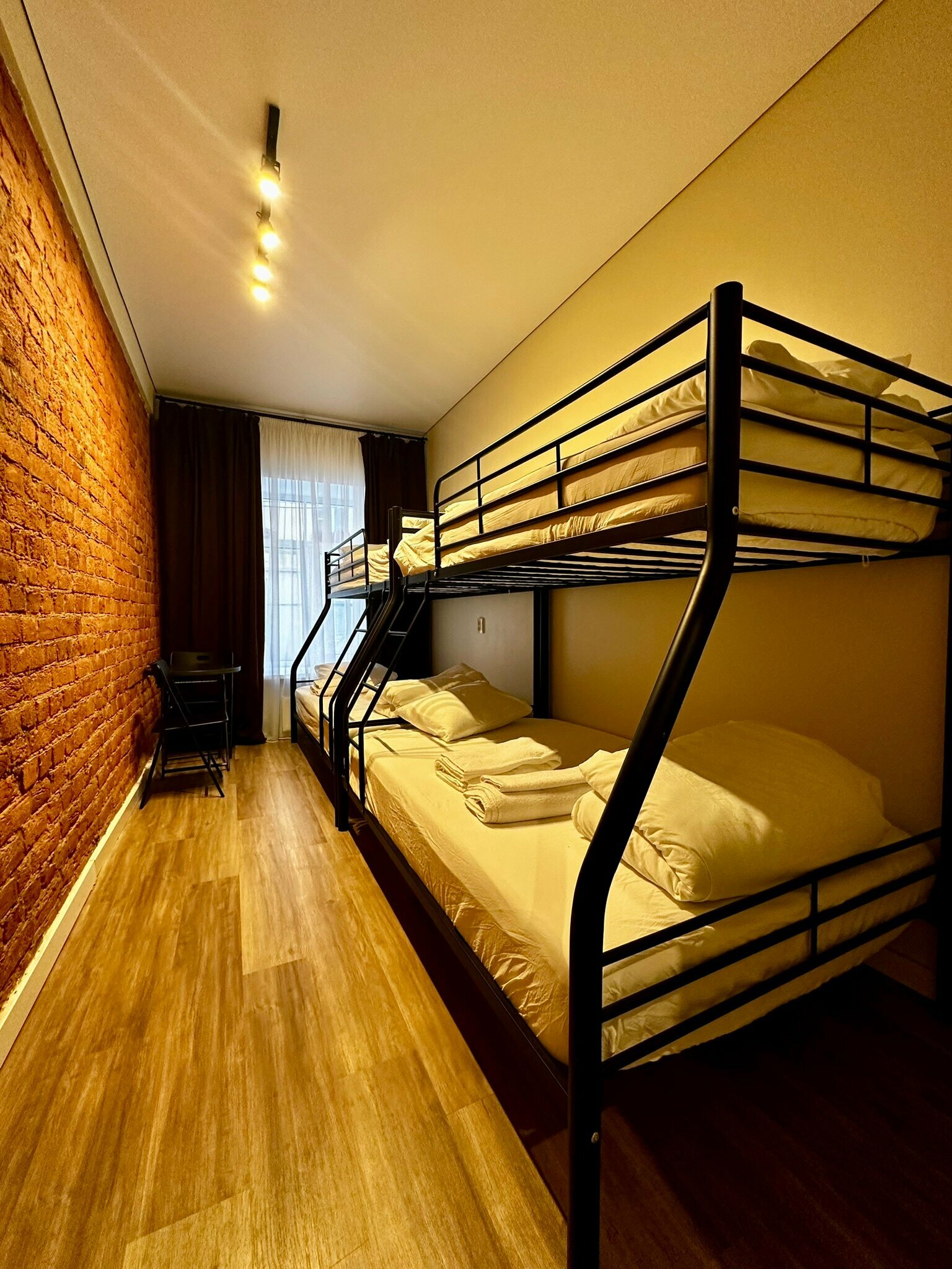 Cемейный номер с собственной ванной комнатой