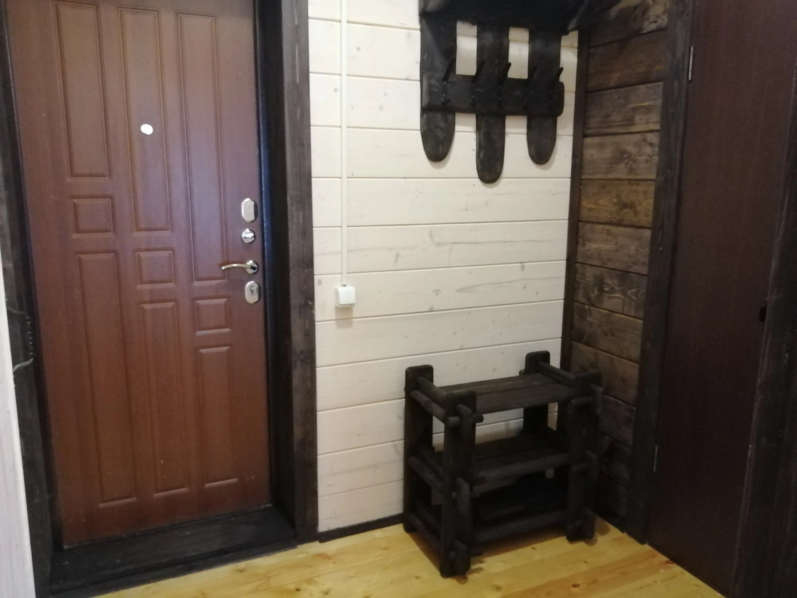 Семейный номер с видом на озеро