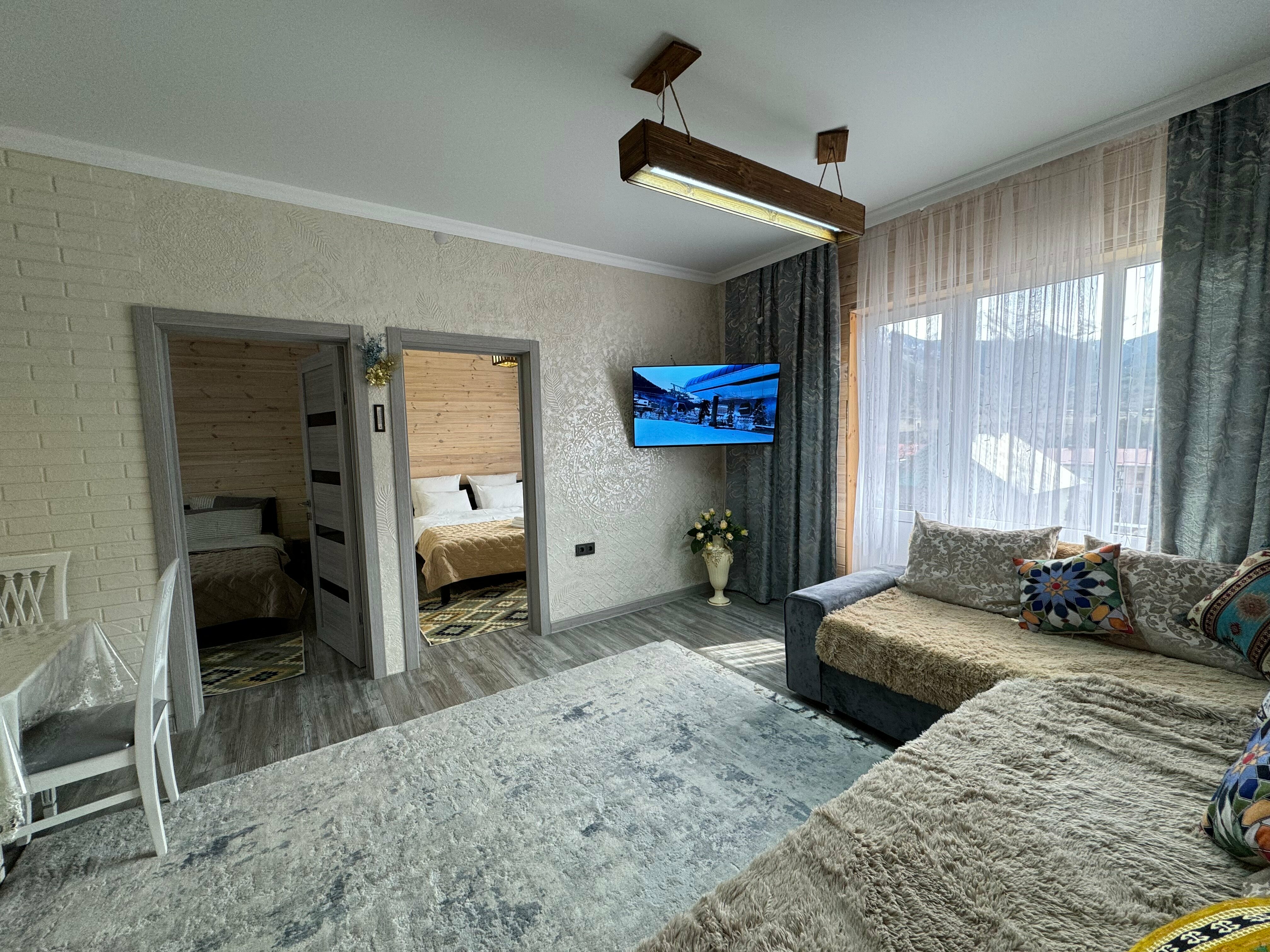 Cемейный номер с собственной ванной комнатой