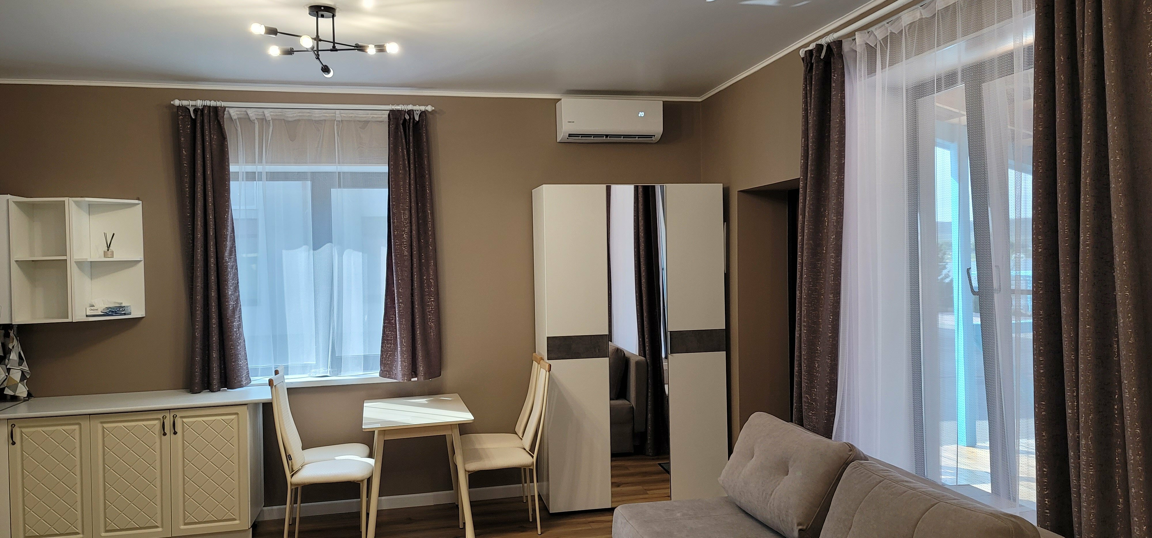 Номер-студия с видом на озеро