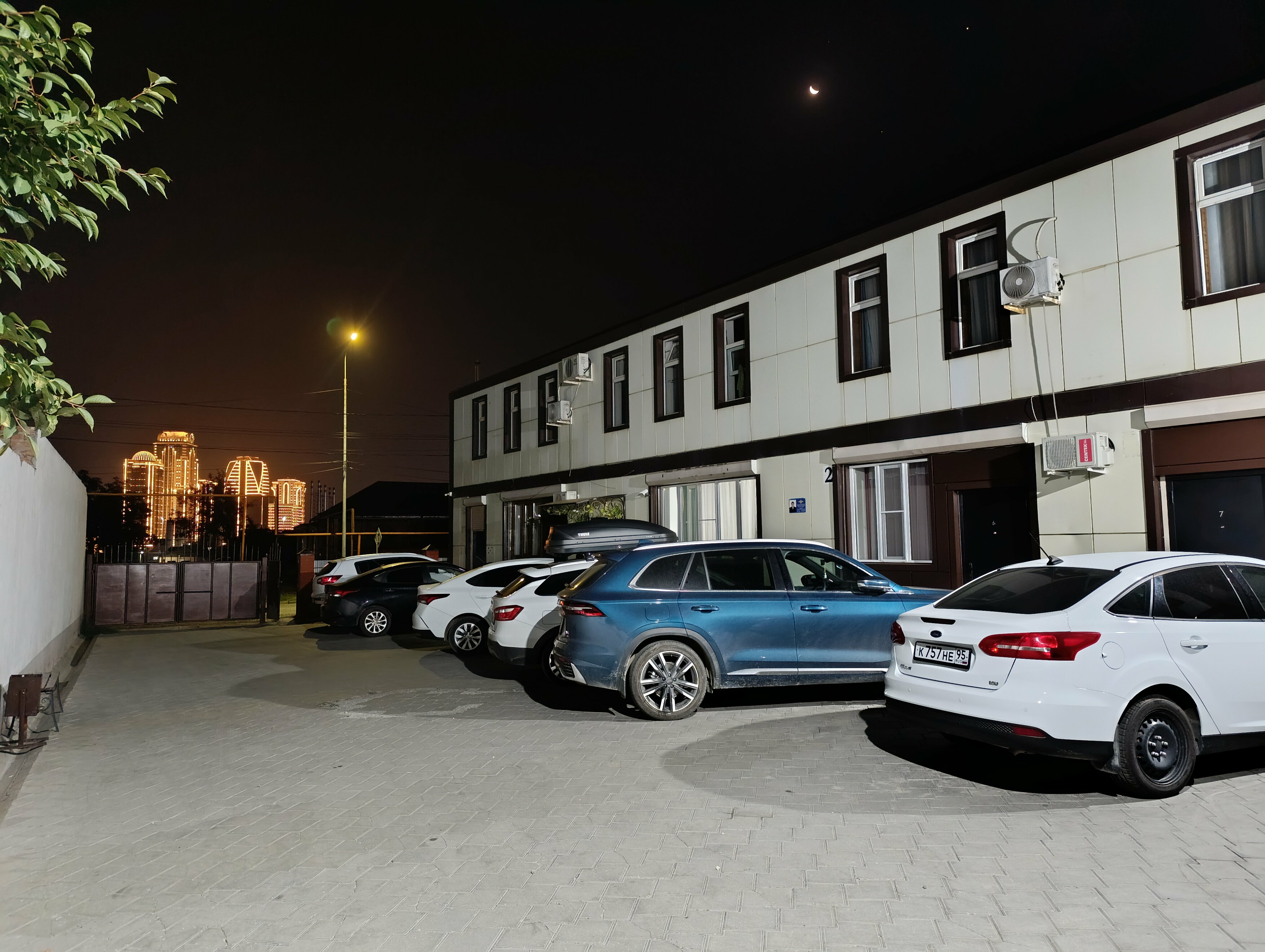 Cемейный номер с собственной ванной комнатой