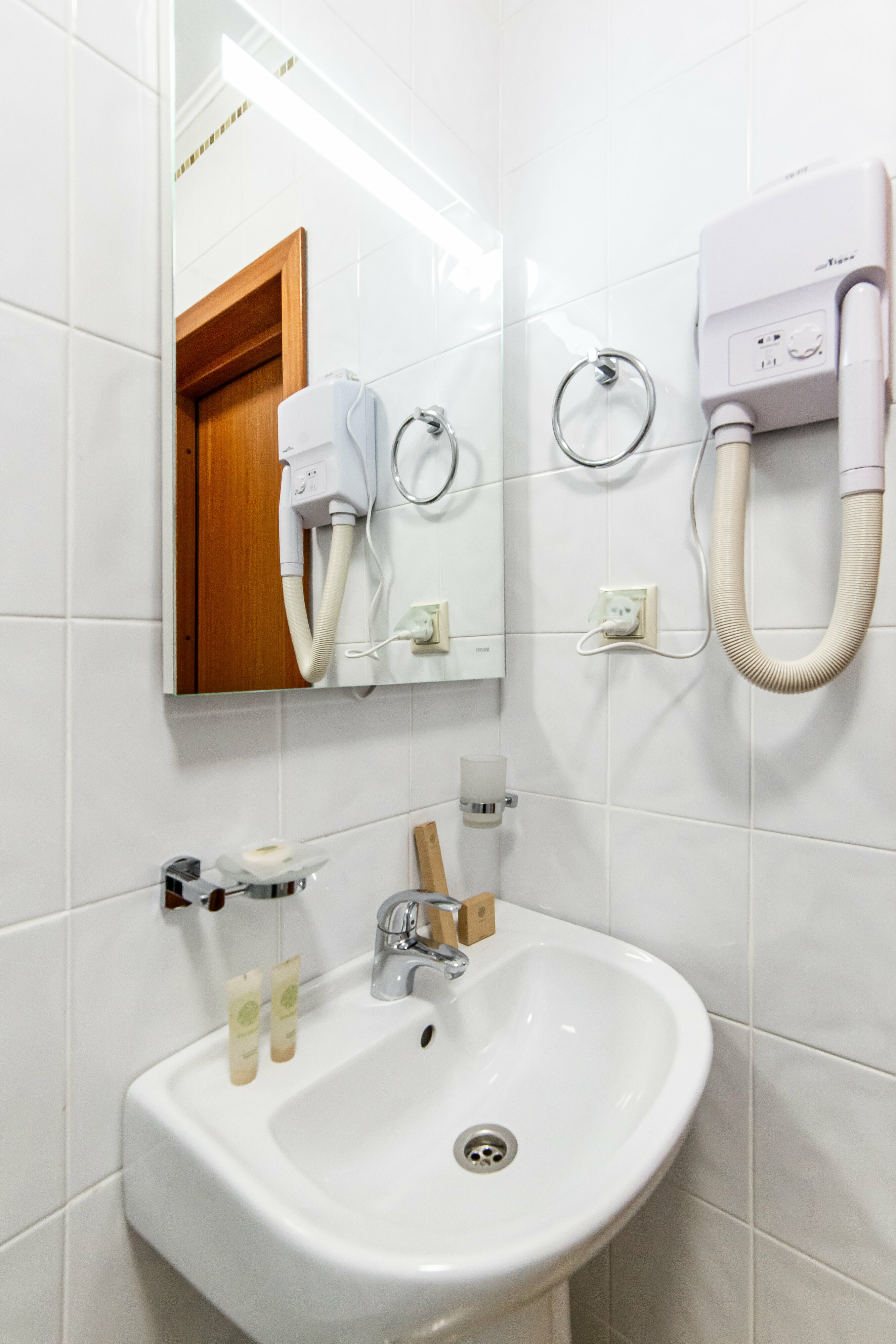 Стандартный двухместный номер с двуспальной кроватью