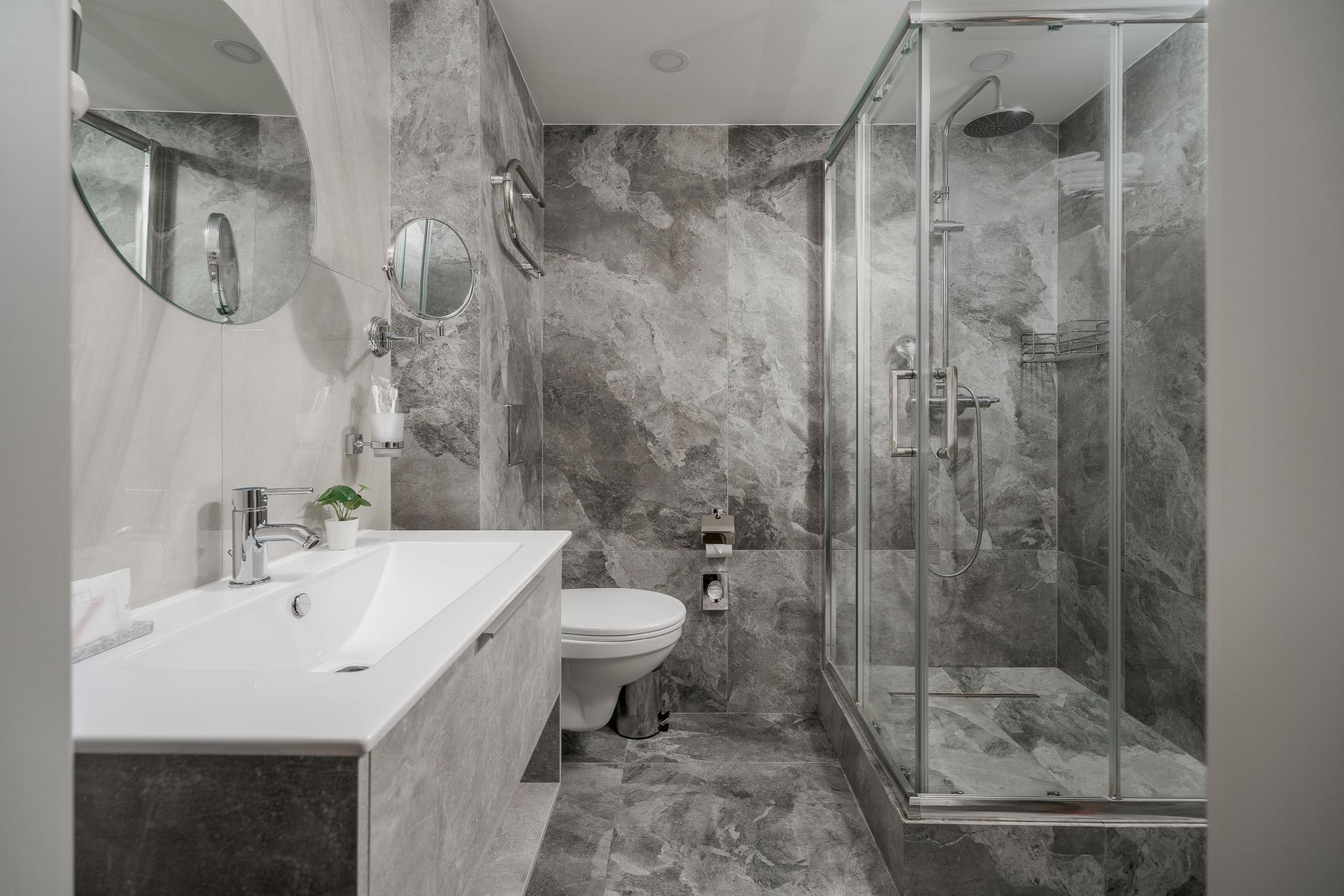 Номер стандарт с 1 двуспальной кроватью