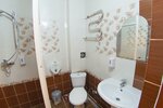 Номер стандарт семейный с 2 односпальными и 1 двуспальной кроватью в RED