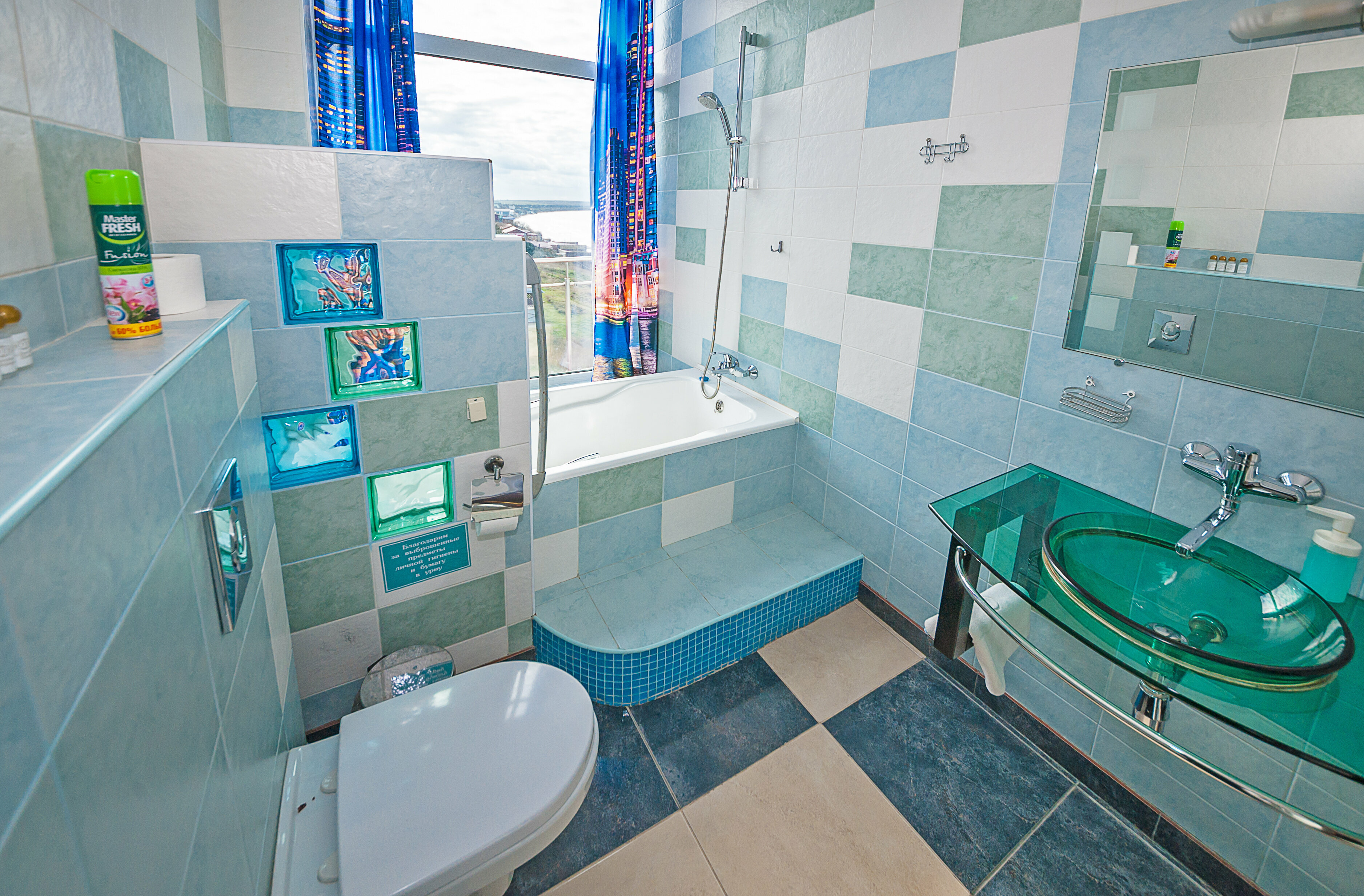 Четырехместный номер с видом на море