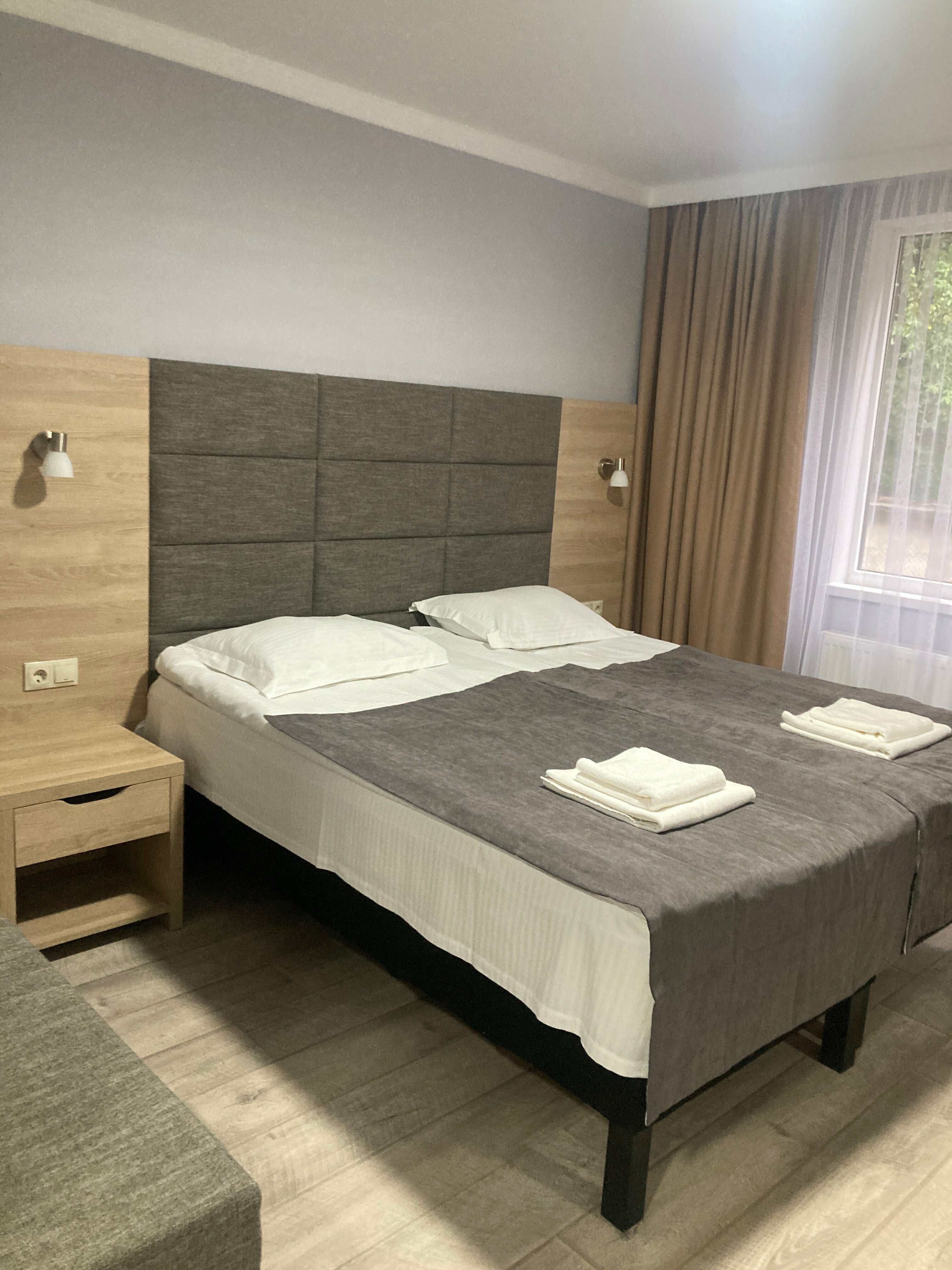 Трехместный номер с видом на горы