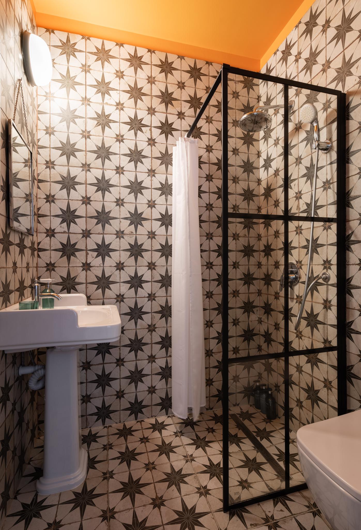 Апартаменты комфорт №2 с 1 двуспальной кроватью