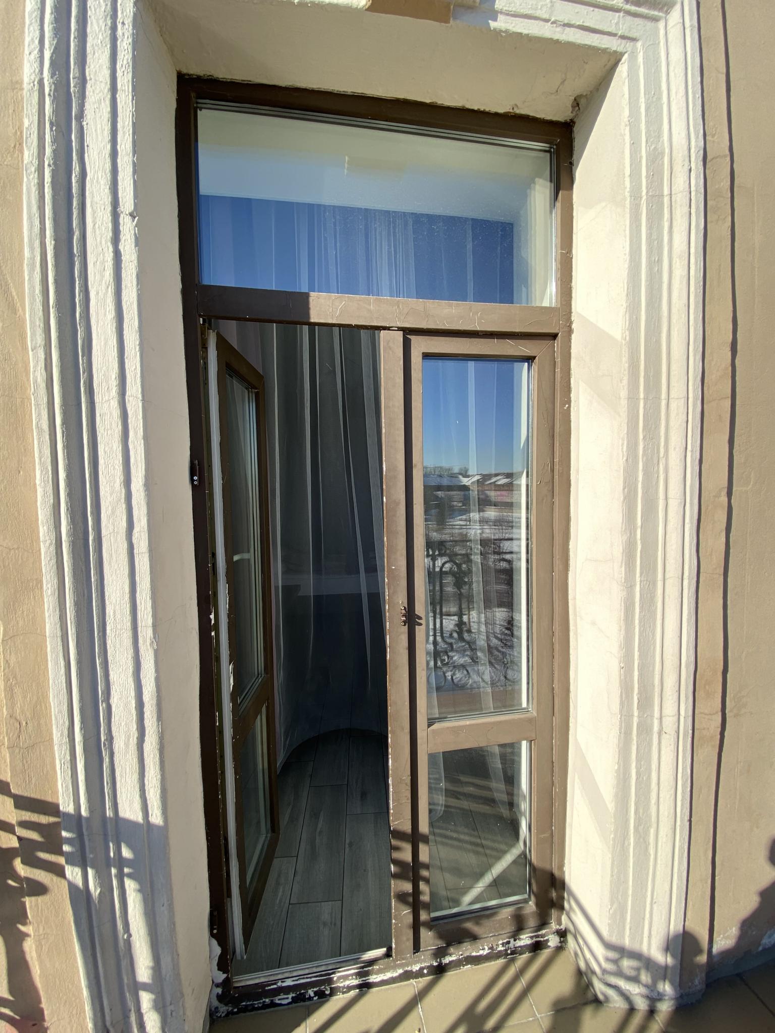 2-местный номер стандарт с креслом и балконом (вид на Новую Голландию)