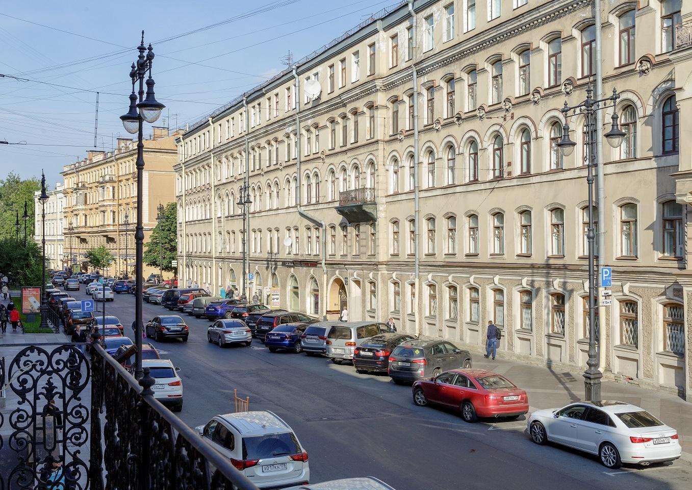 Номер улучшенный с видом на ул. Маяковского