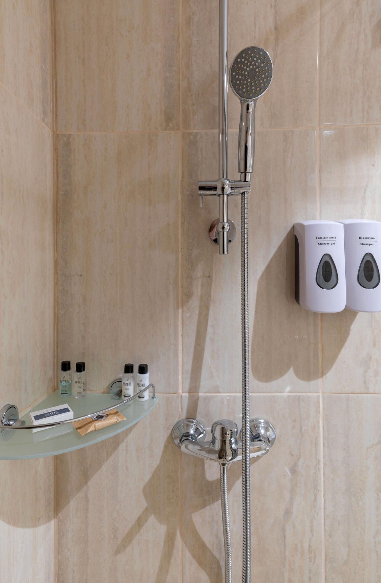 Номер стандарт бизнес с 1 двуспальной кроватью