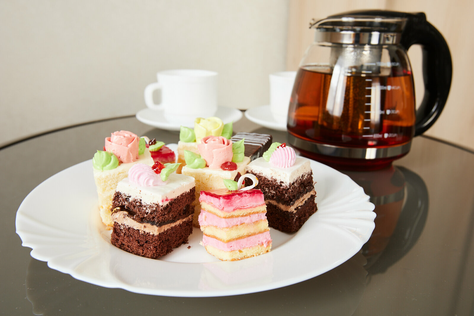 Двухместный номер с двуспальной кроватью и дополнительной кроватью