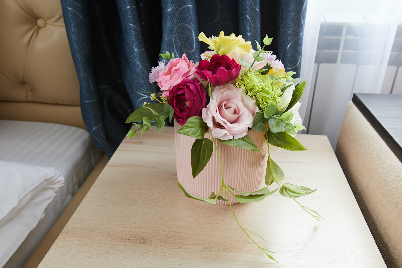 Двухместный номер с двуспальной кроватью и дополнительной кроватью