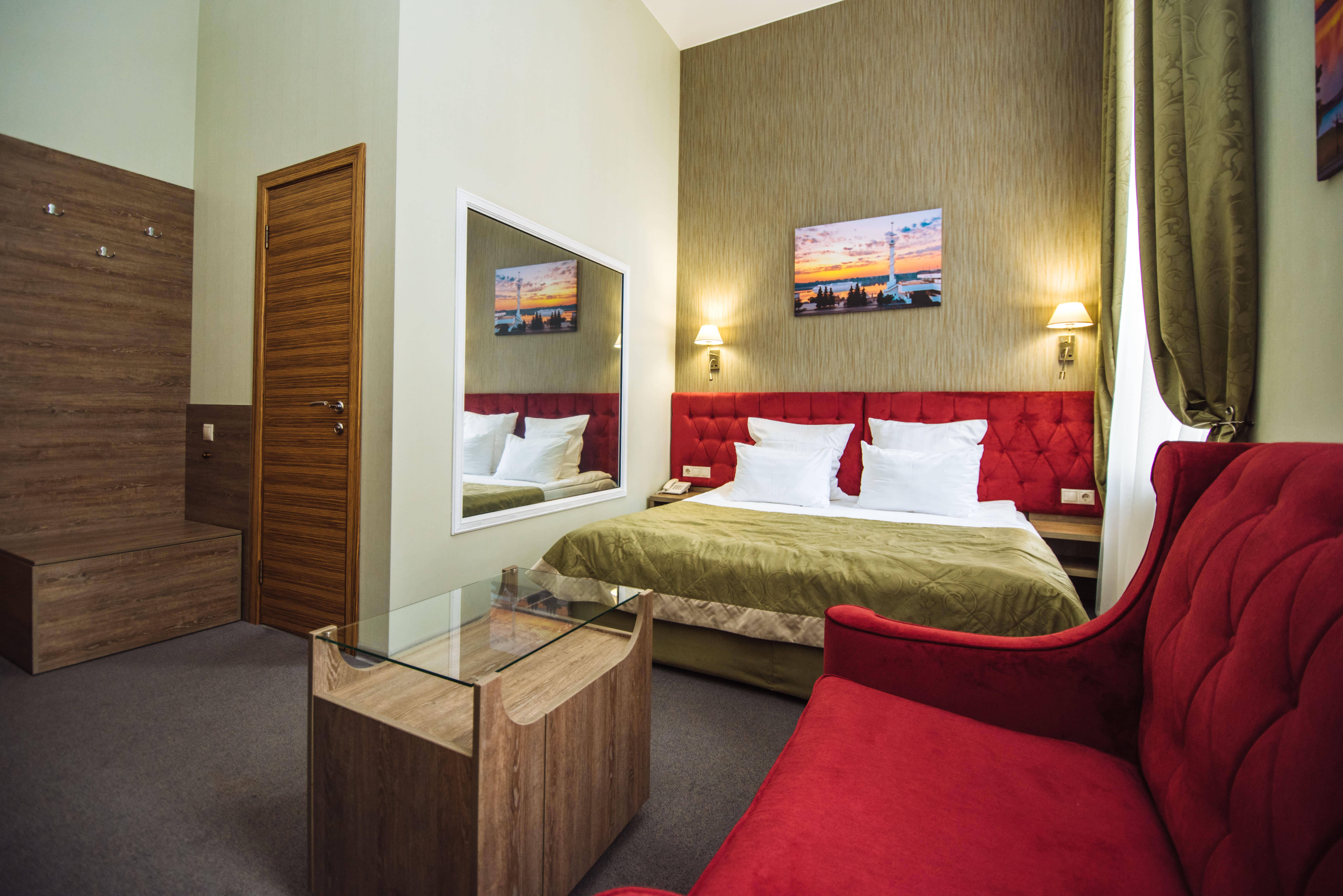 Улучшенный номер с кроватью размера «queen-size»