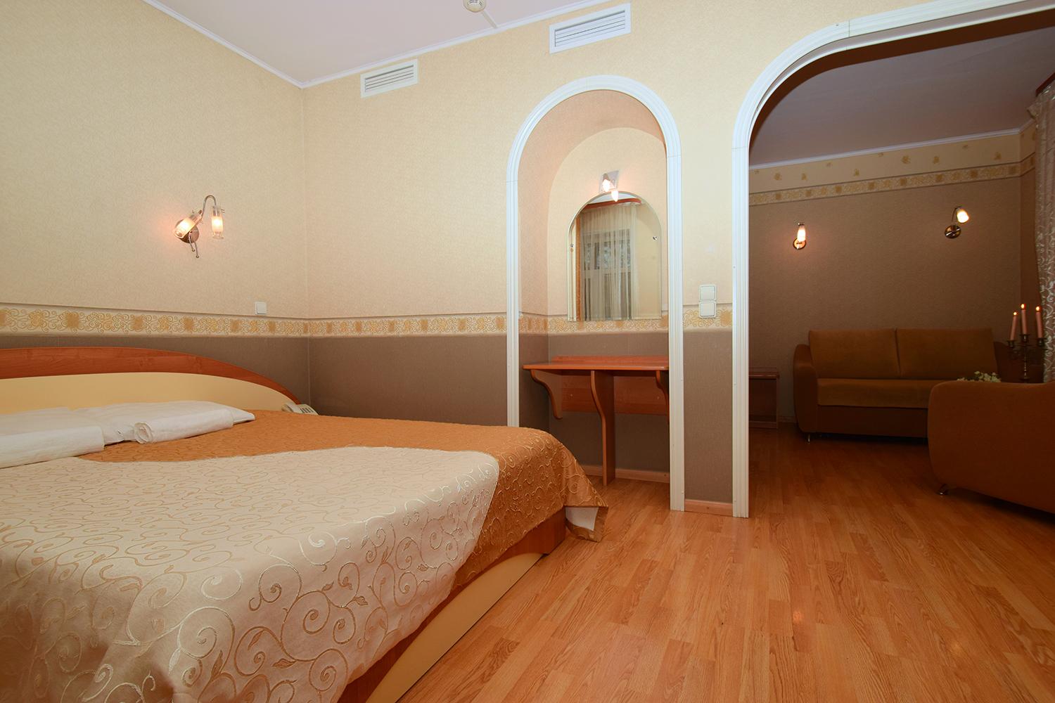 Номер люкс с 1 двуспальной кроватью