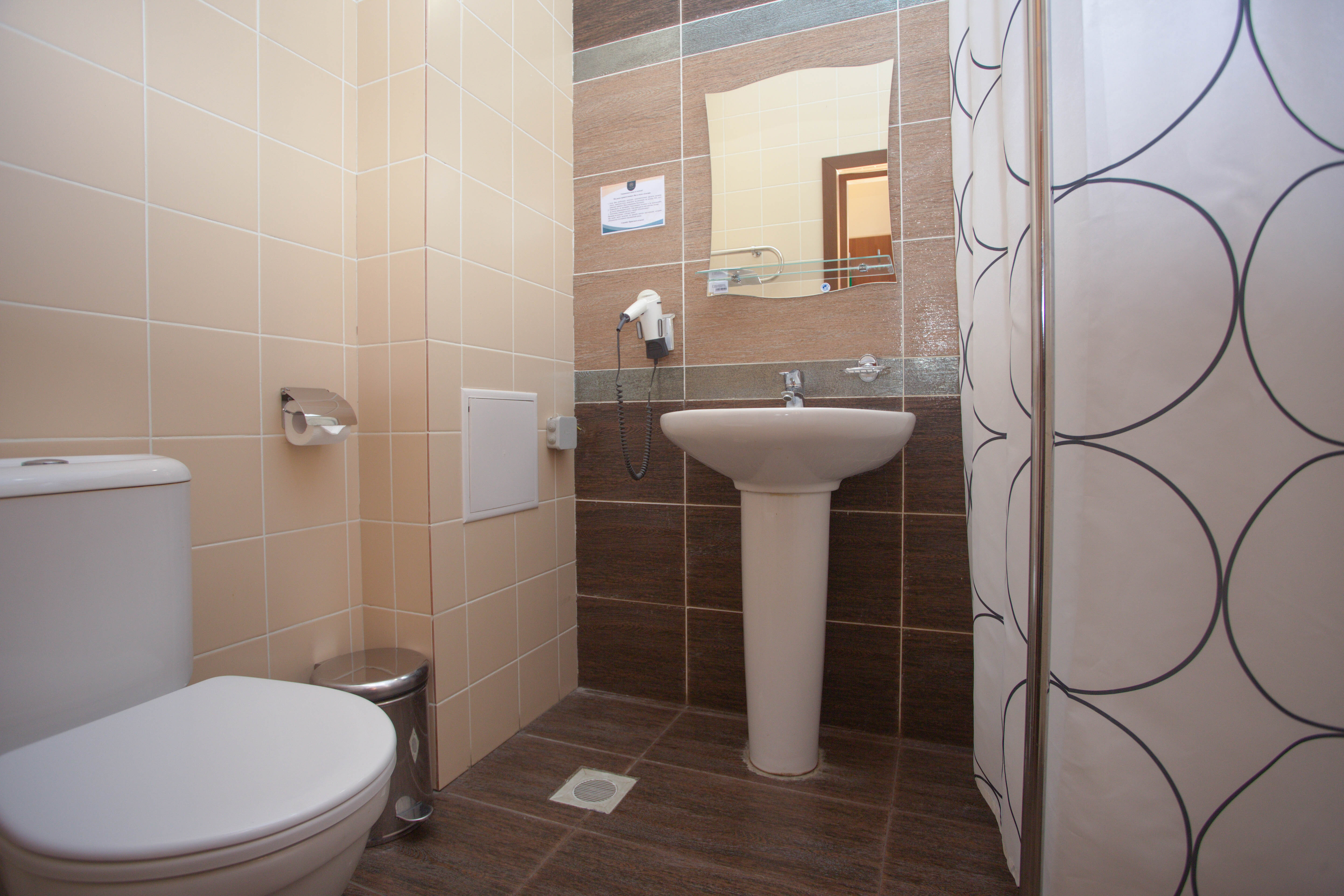 Просторный двухместный номер с 2 отдельными кроватями