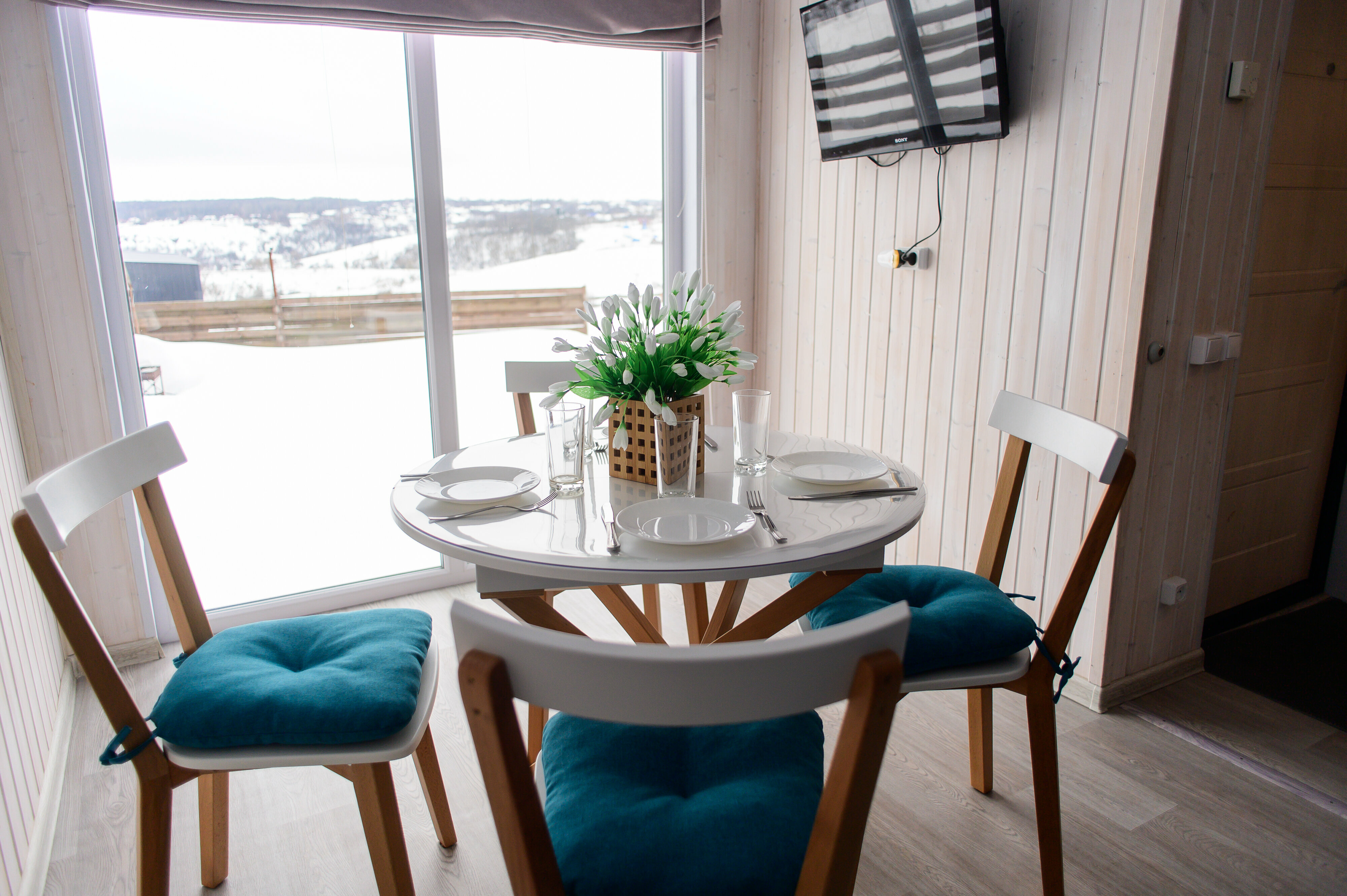 Семейный номер с видом на сад