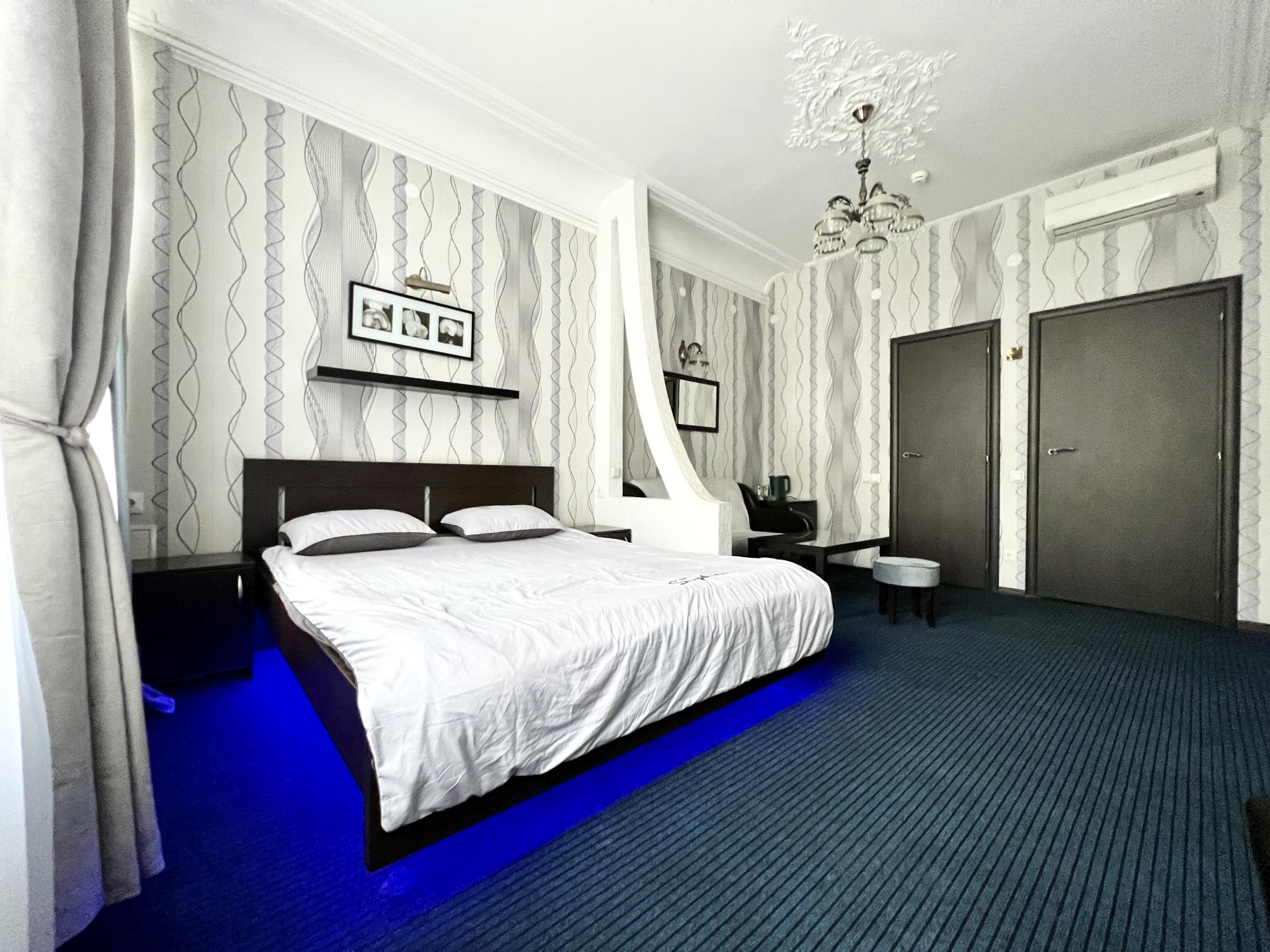 Номер люкс с 1 двуспальной кроватью