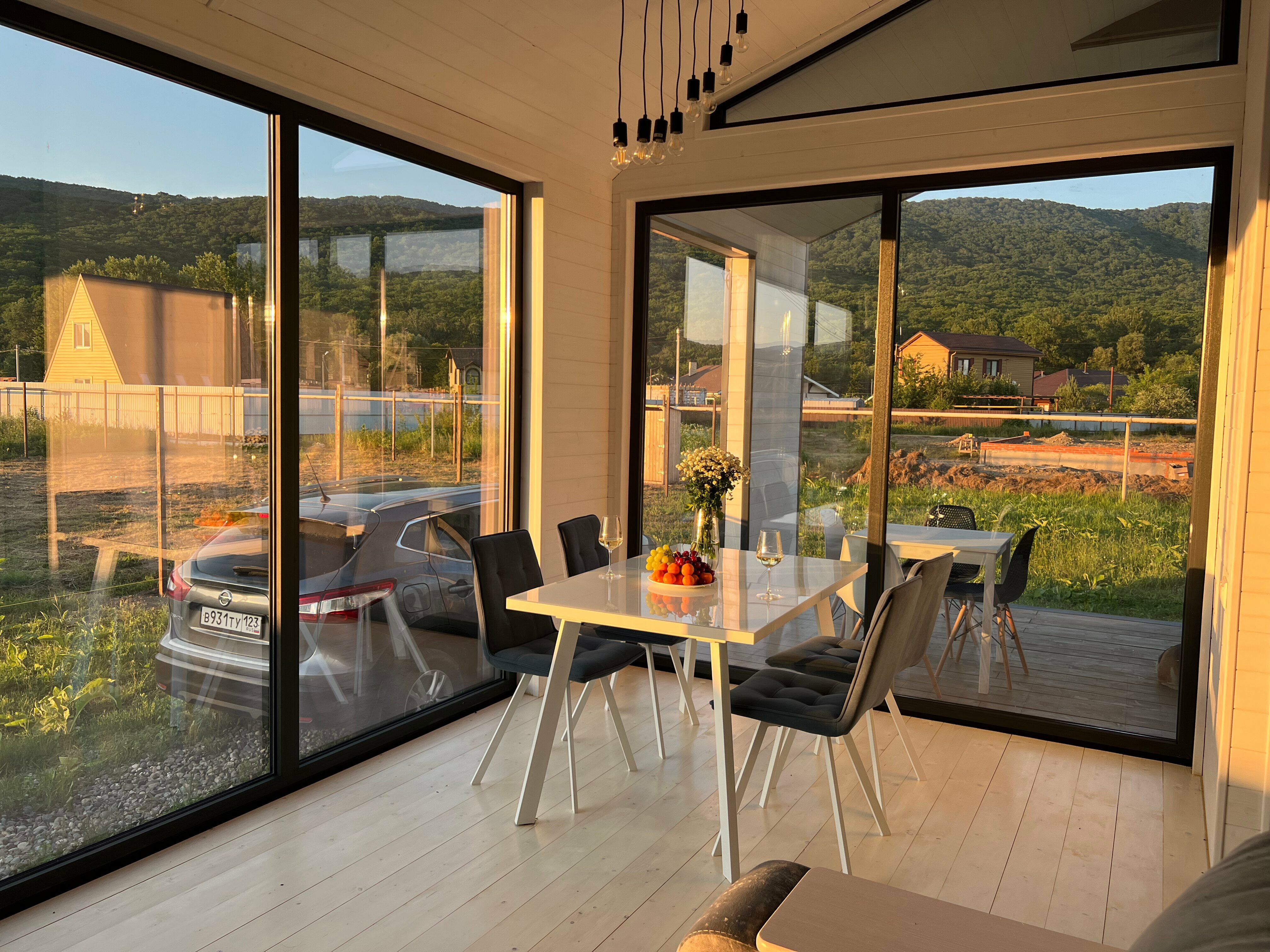 Семейный номер с видом на горы